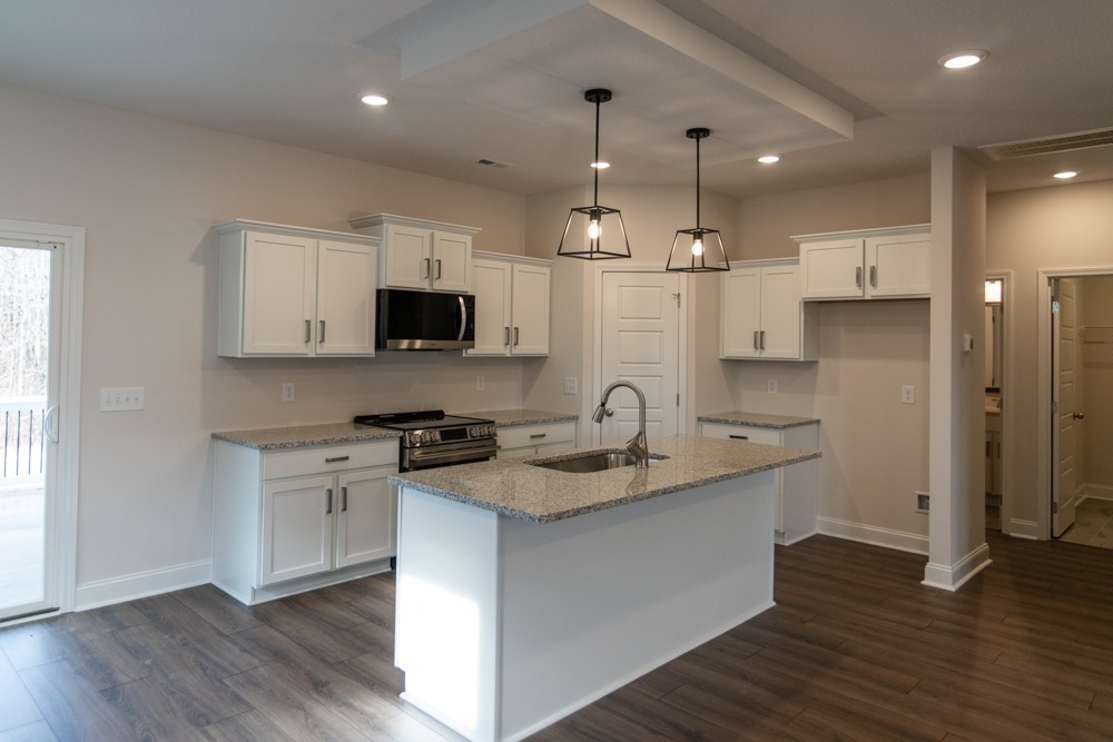 1585 Hidden Creek Trail