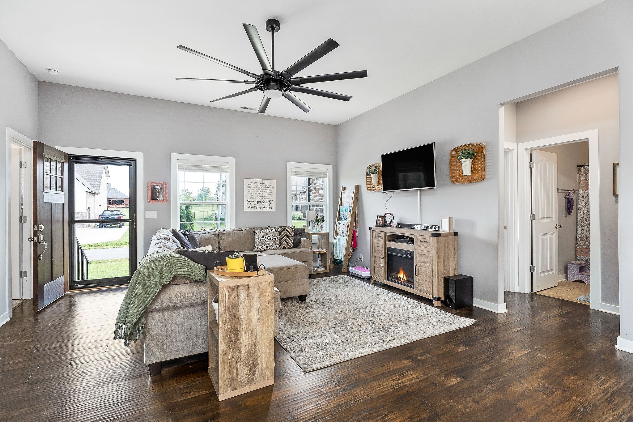 105 Fieldstone Dr