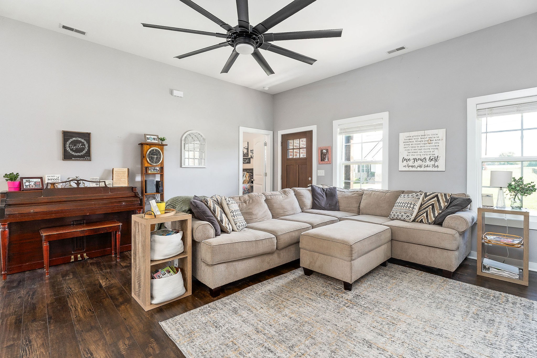 105 Fieldstone Dr