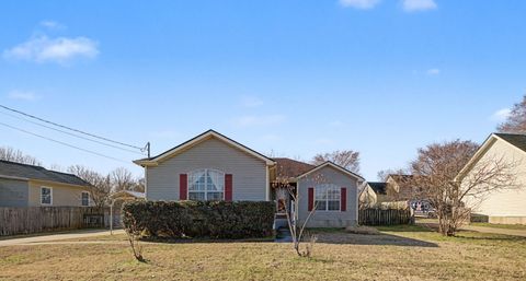 103 Lake Forest Dr La Vergne TN 37086