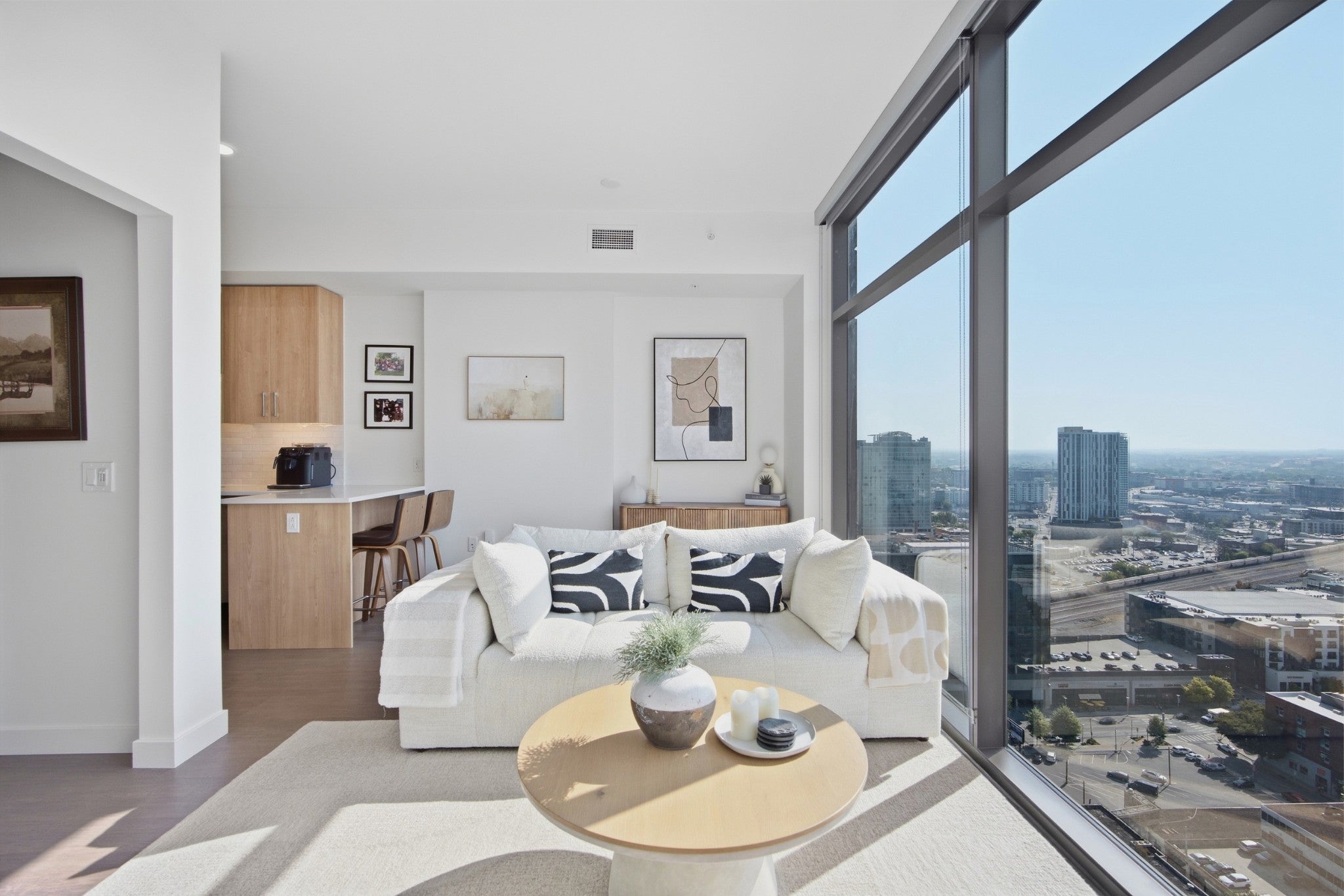 1212 Demonbreun St 2404