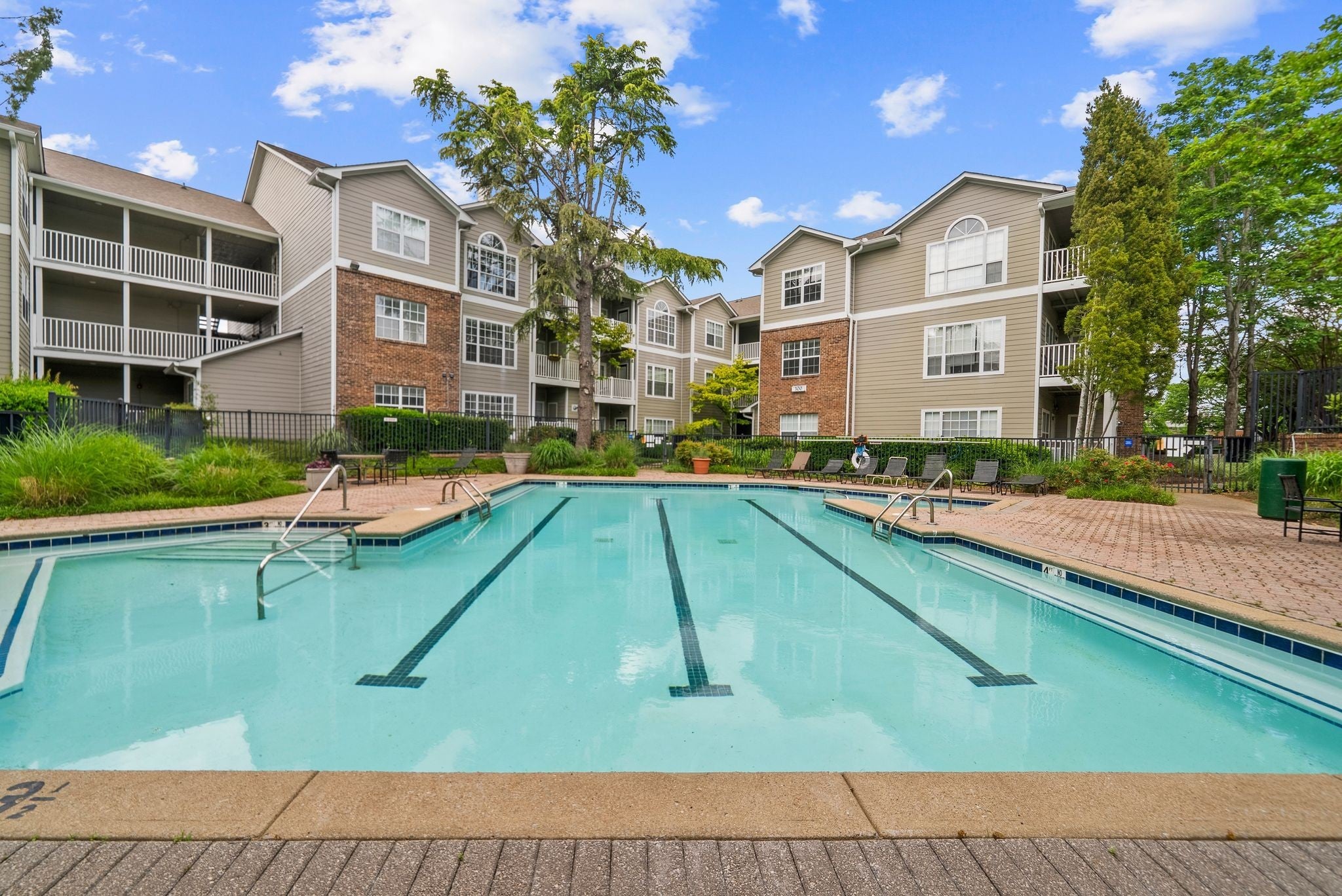 1-bed listing at 2025 Woodmont Blvd 226, Nashville