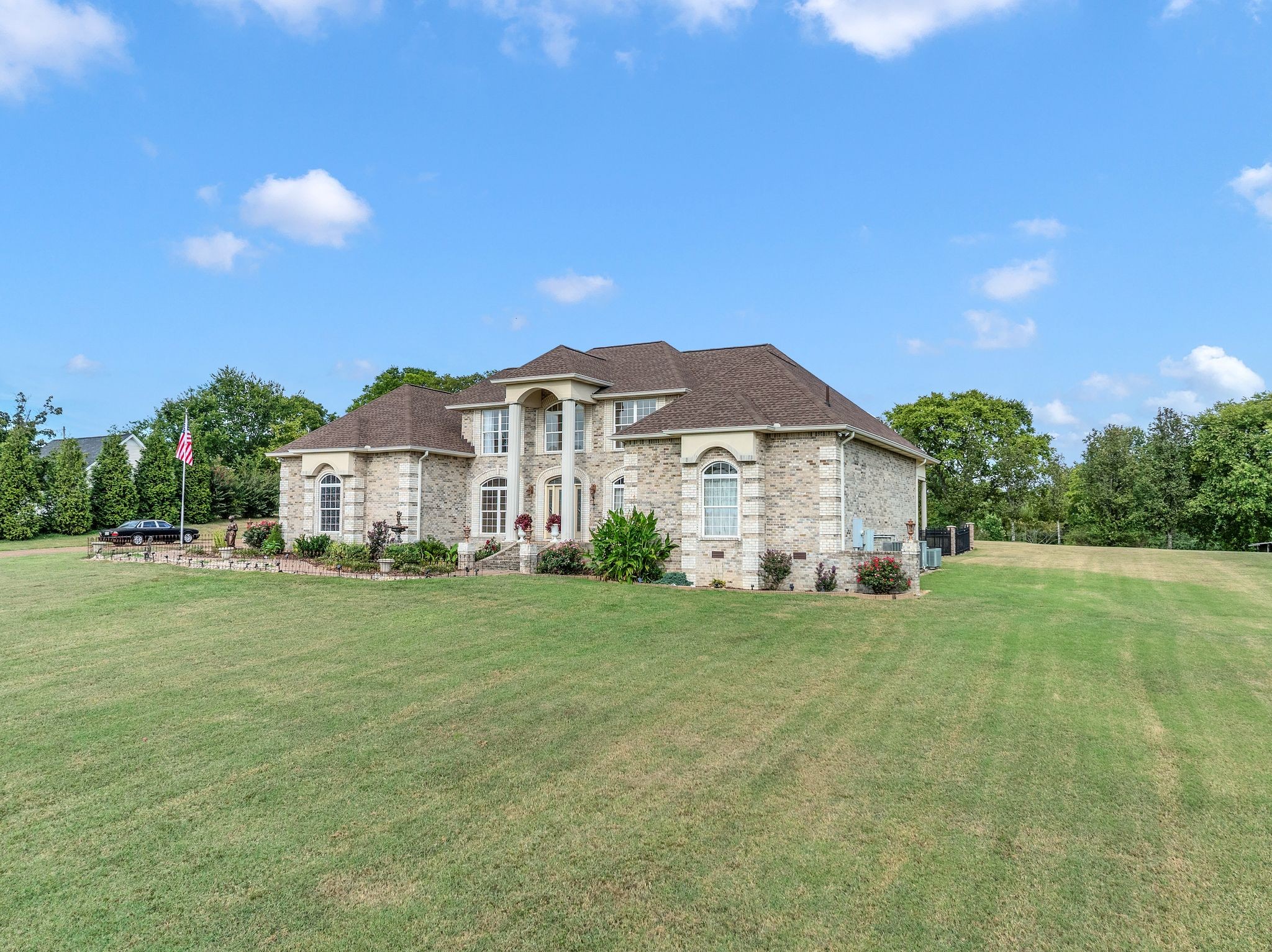 1011 Robertson Rd