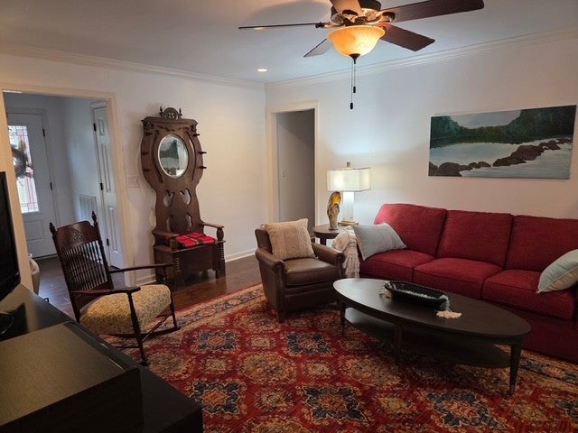 301 Locust Rd