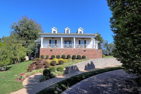 709 Halcyon Way Columbia TN 38401