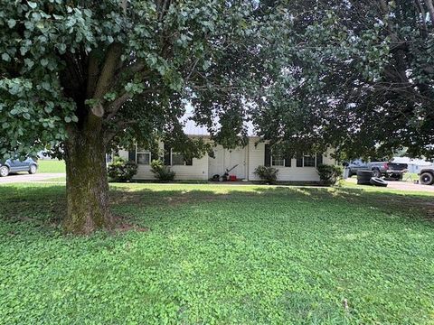 1011 Cumberland St Decherd TN 37324