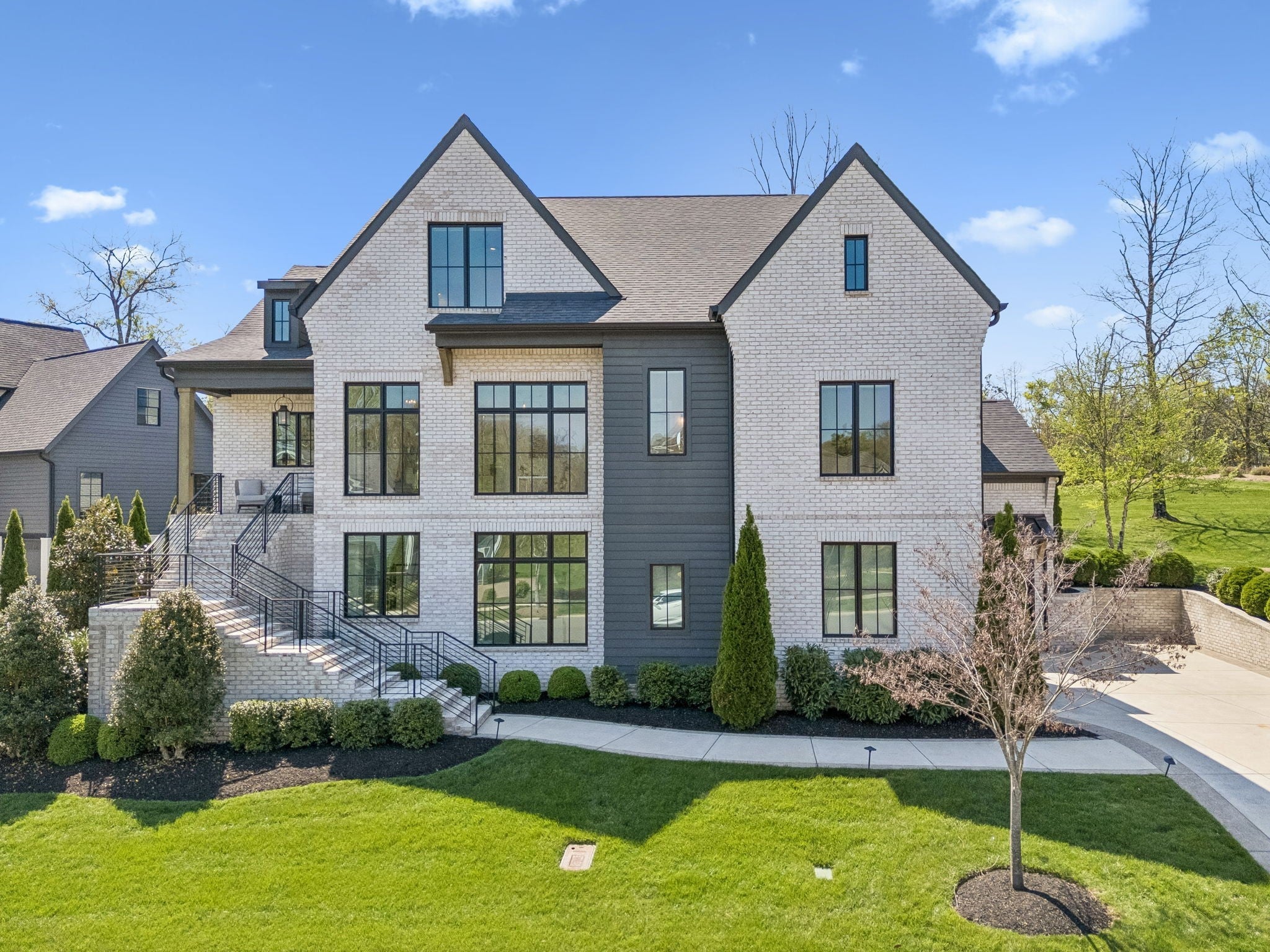 7066 Lanceleaf Dr