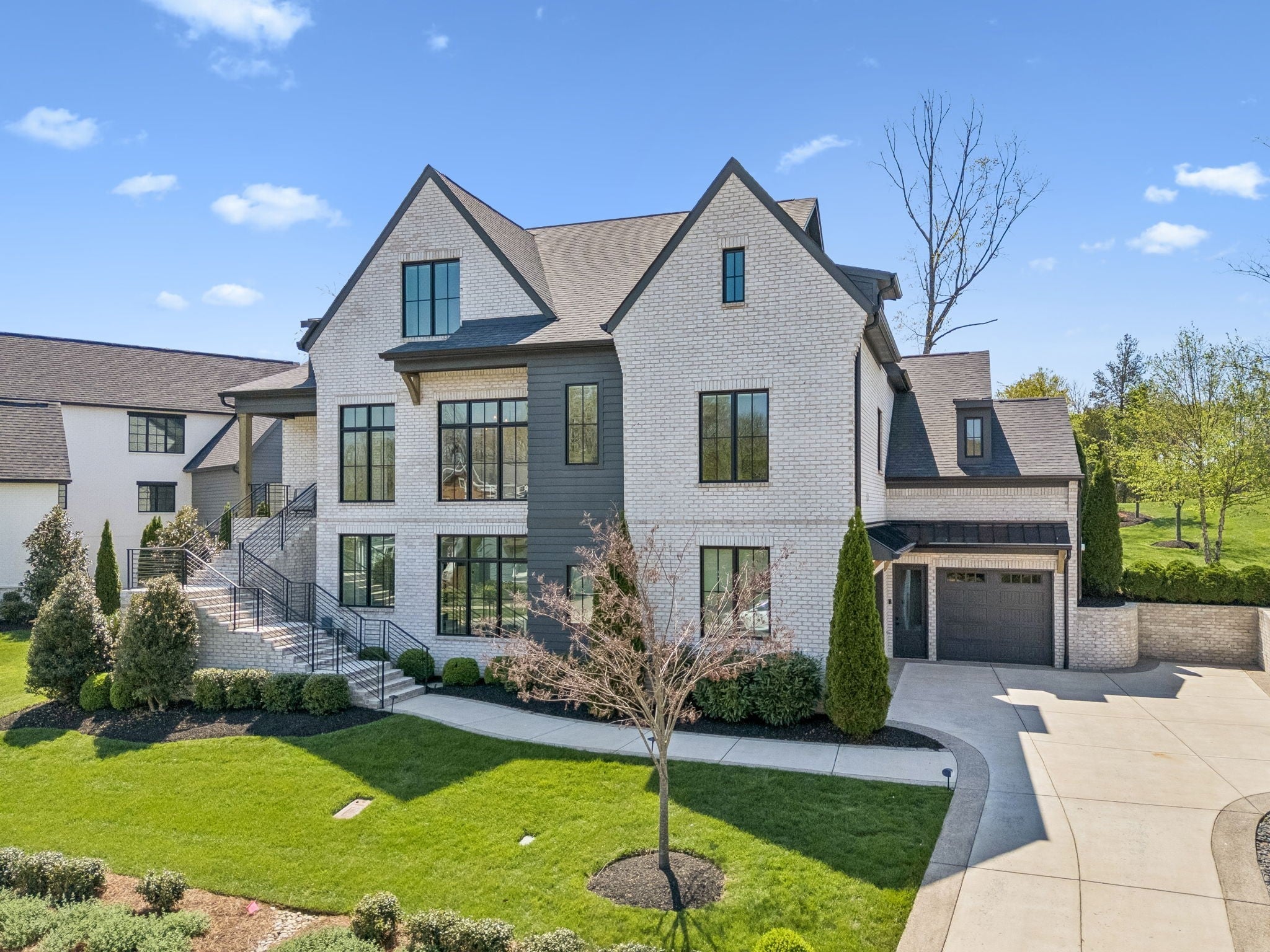 7066 Lanceleaf Dr