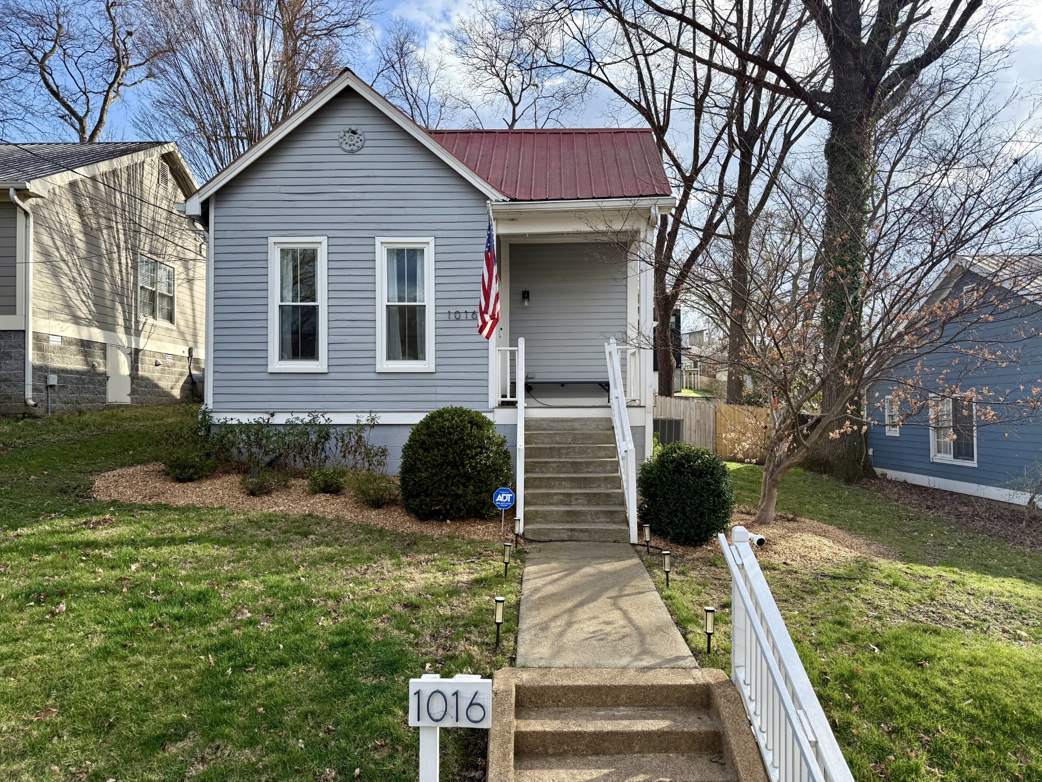 1016 Lenore St