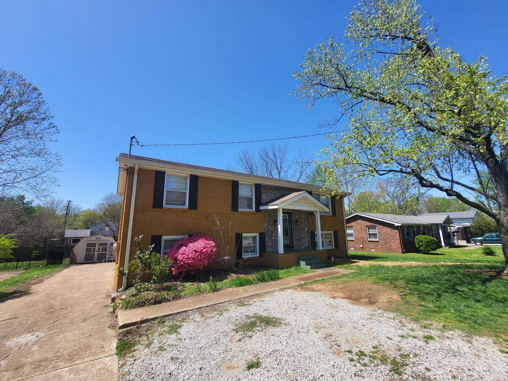421 Cedarcliff Rd