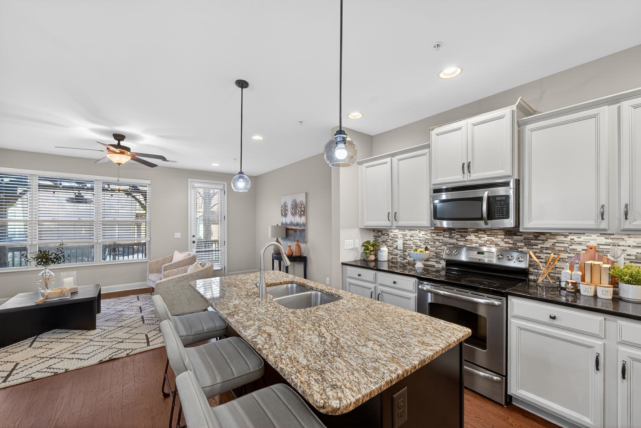 121 Ambassador Pvt Cir