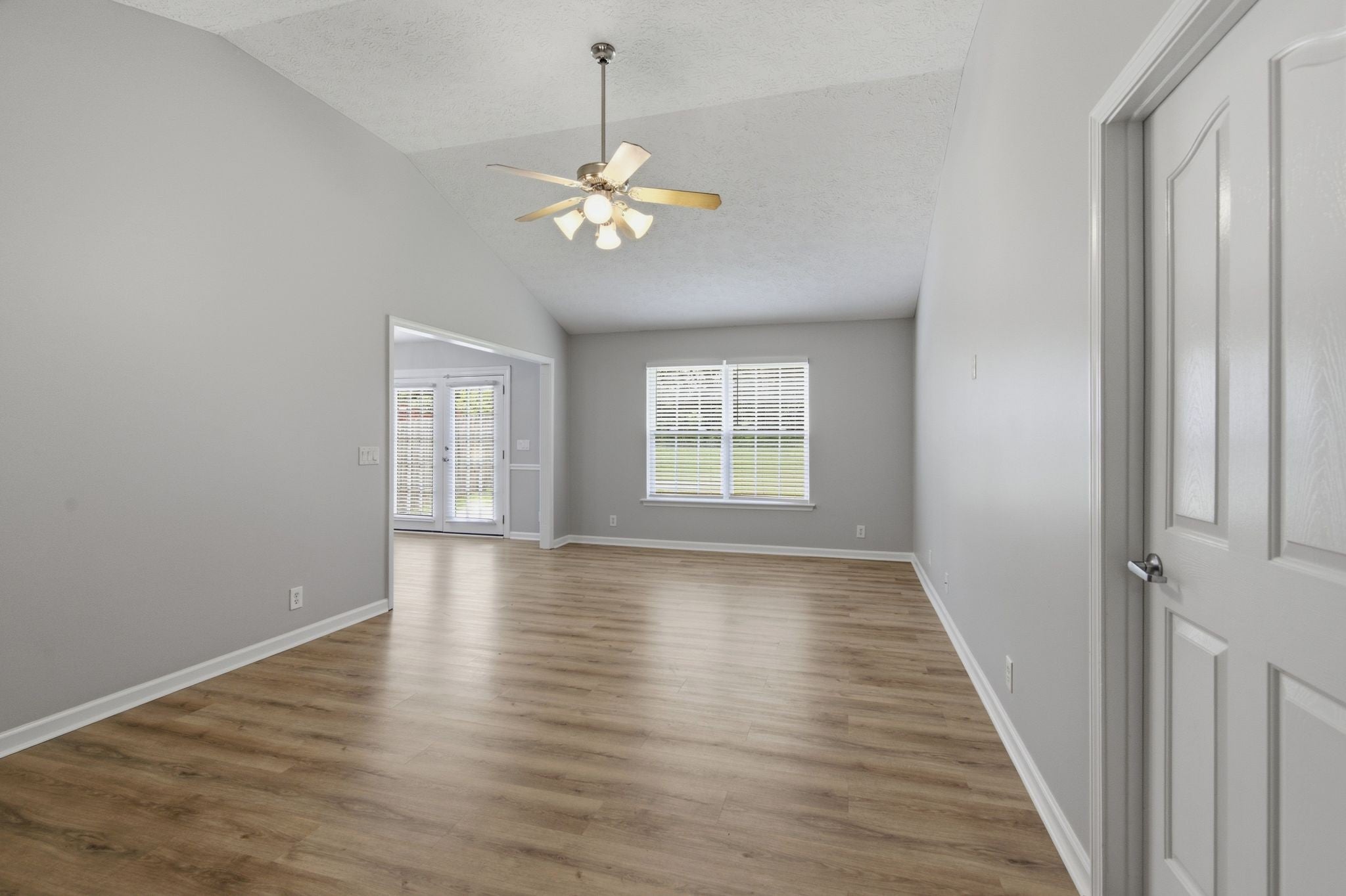 8816 Cressent Glen Ct