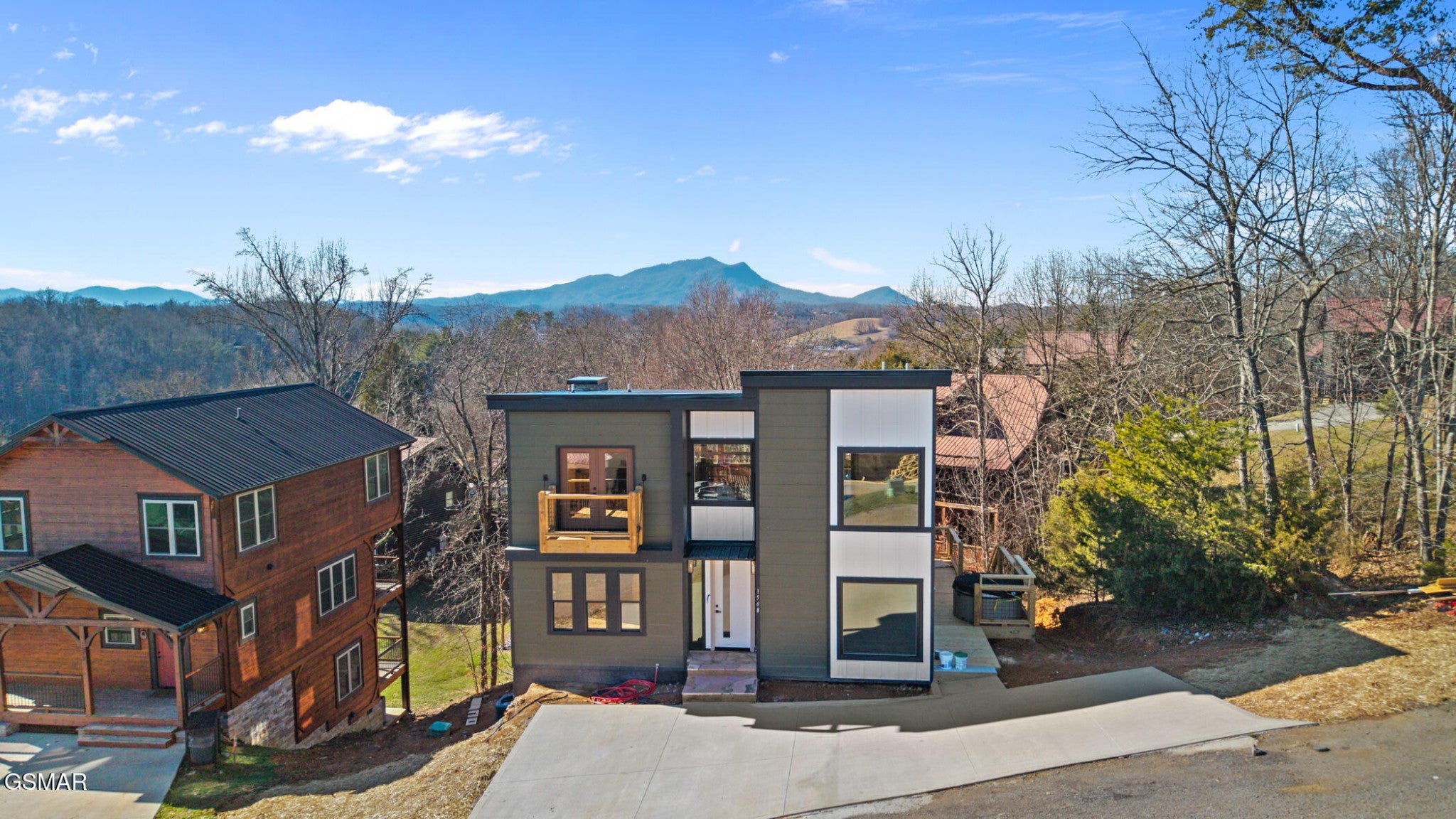 1568 Rainbow Ridge Way