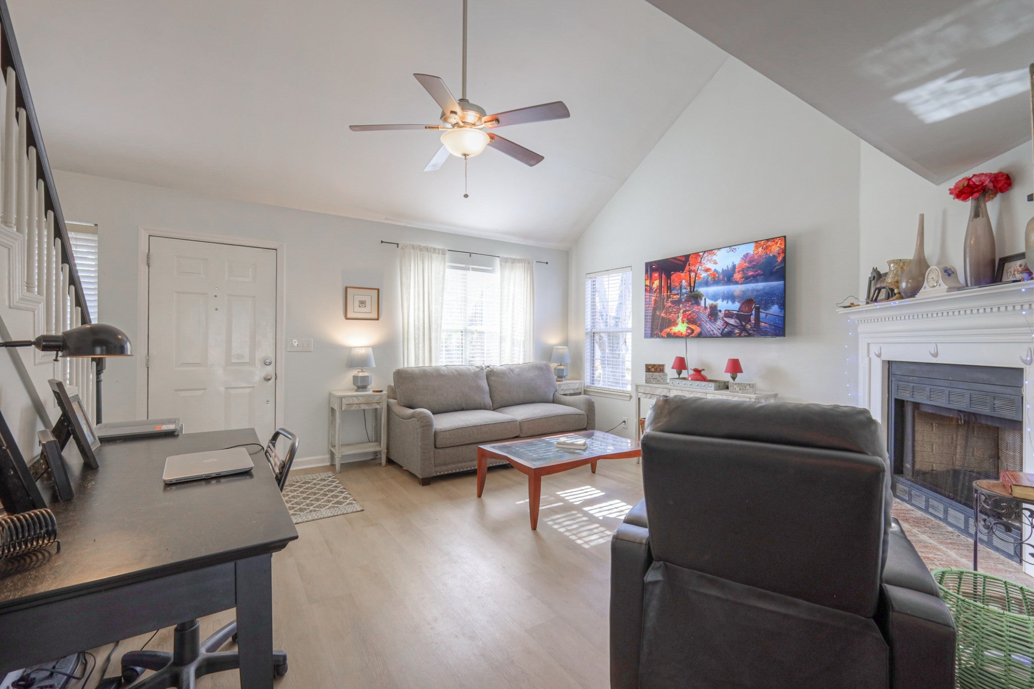 418 Newbary Ct