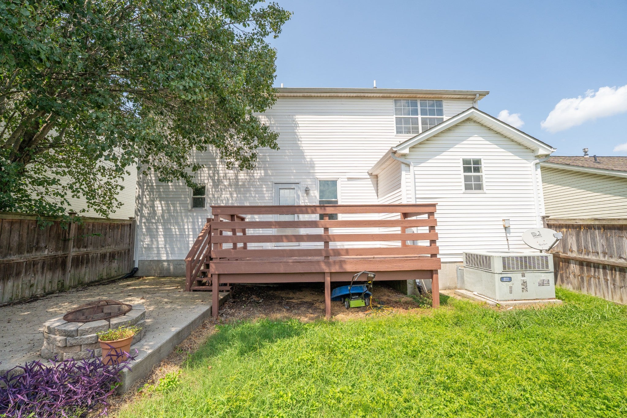 104 Edgehill Ln