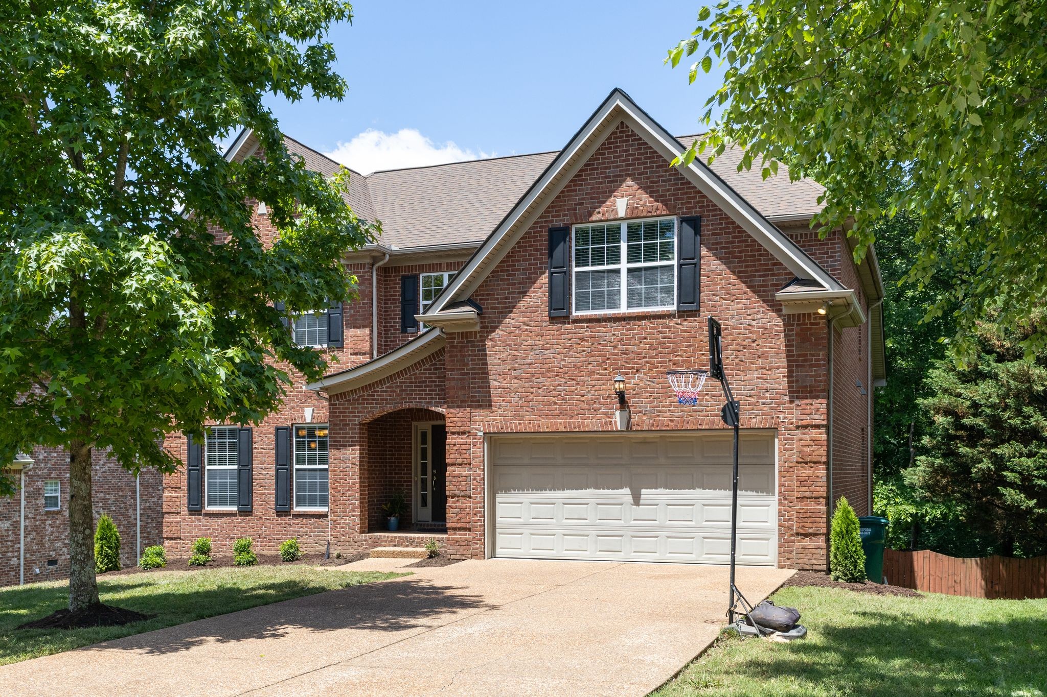 1558 Red Oak Ln