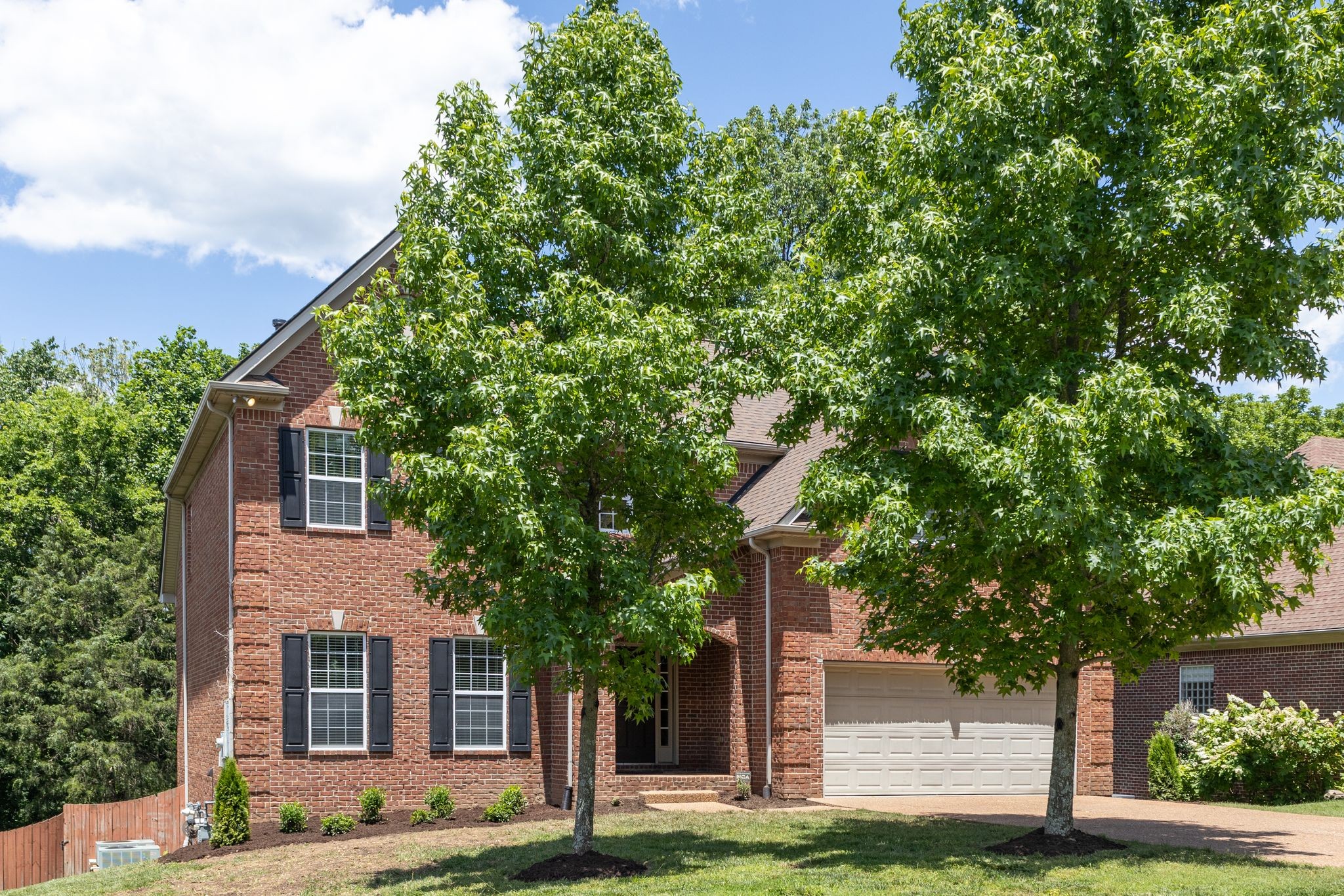 1558 Red Oak Ln