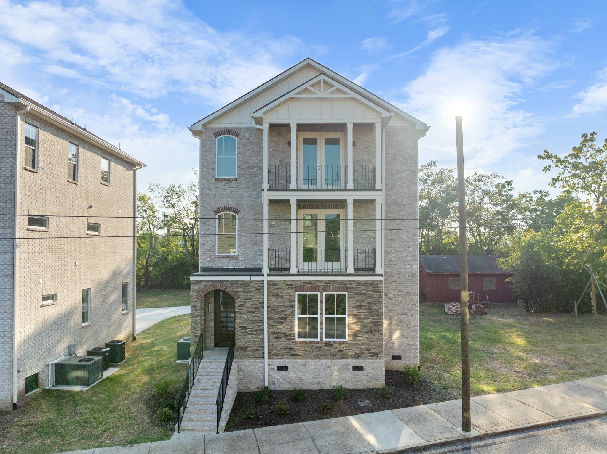 1105 11th Ave N, Nashville TN 37208 4-bed condo, photo 2 of 30