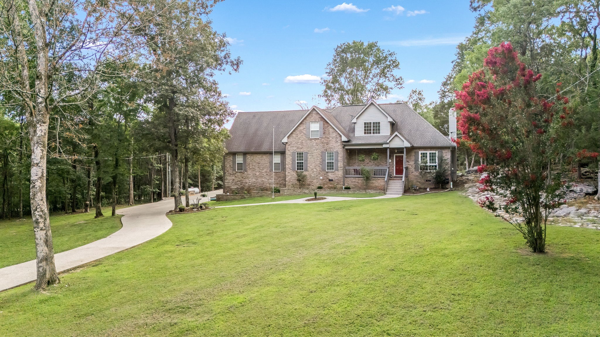 5398 Woods Edge Dr