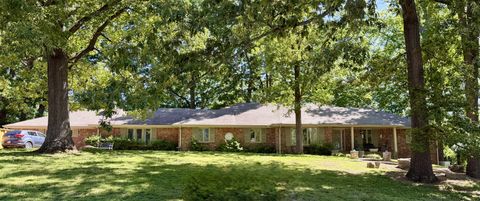 Photo of 329 Fairway Drive, Clarksville, TN 37043 (MLS # 3137964)