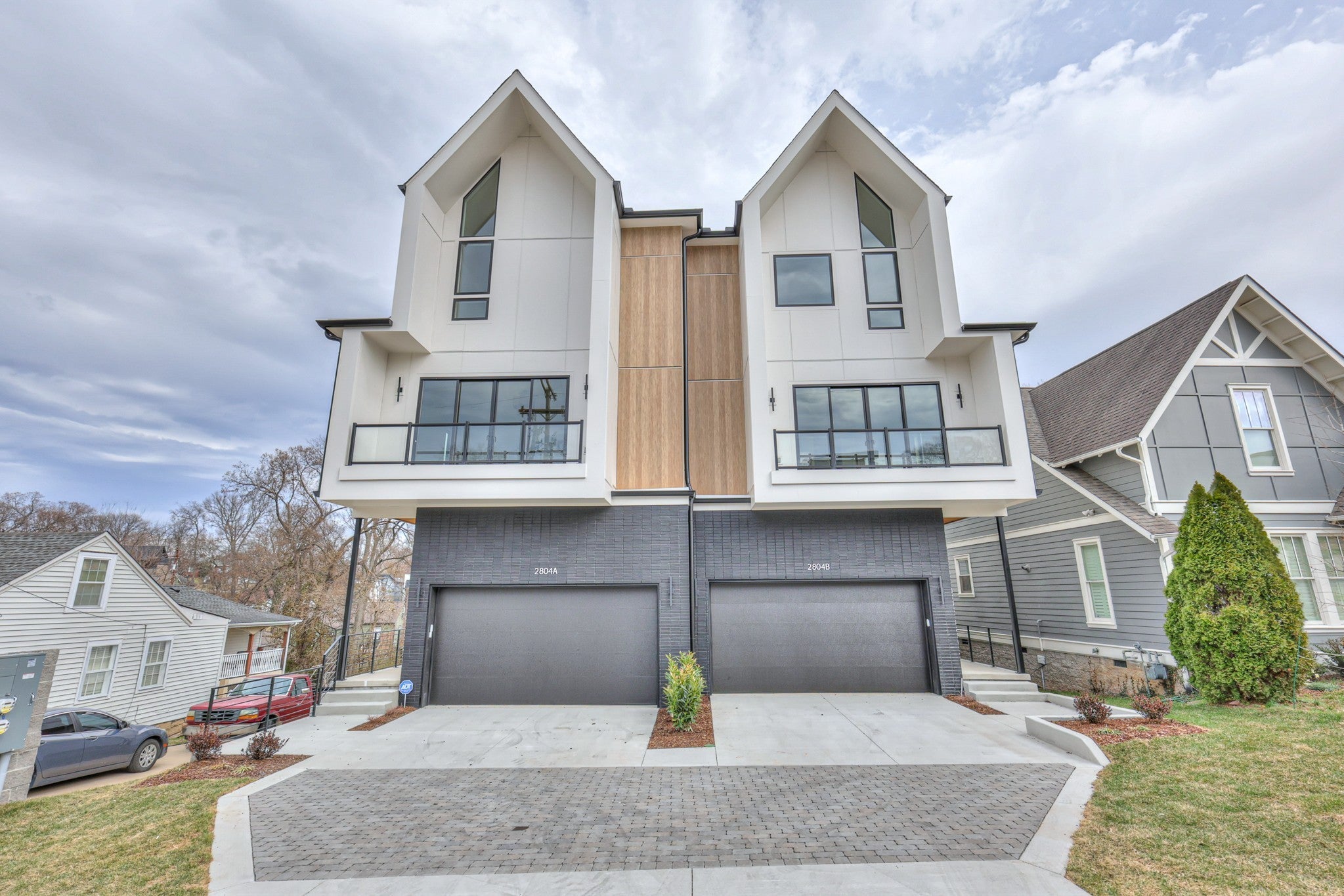 4.0-bed rental at 2804a W Kirkwood Ave