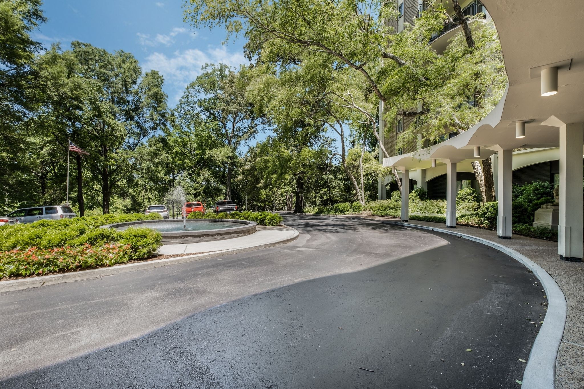 4215 Harding Pike 402