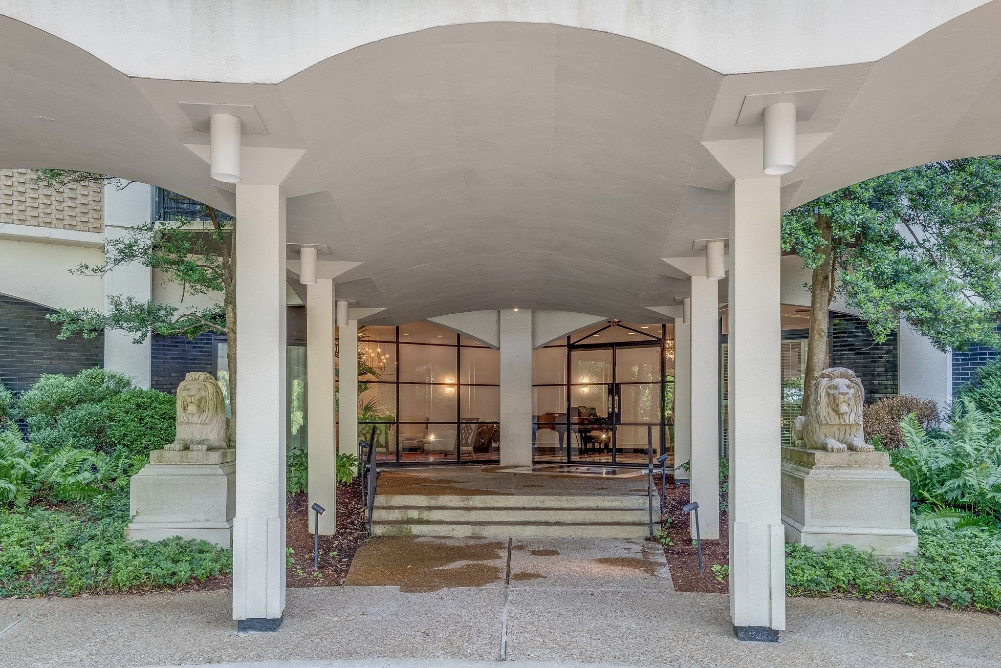 4215 Harding Pike 402