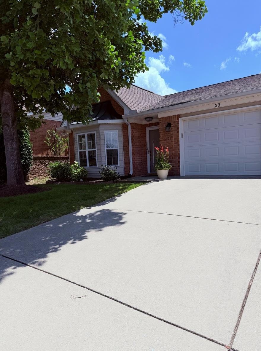 33 Holland Park Ln