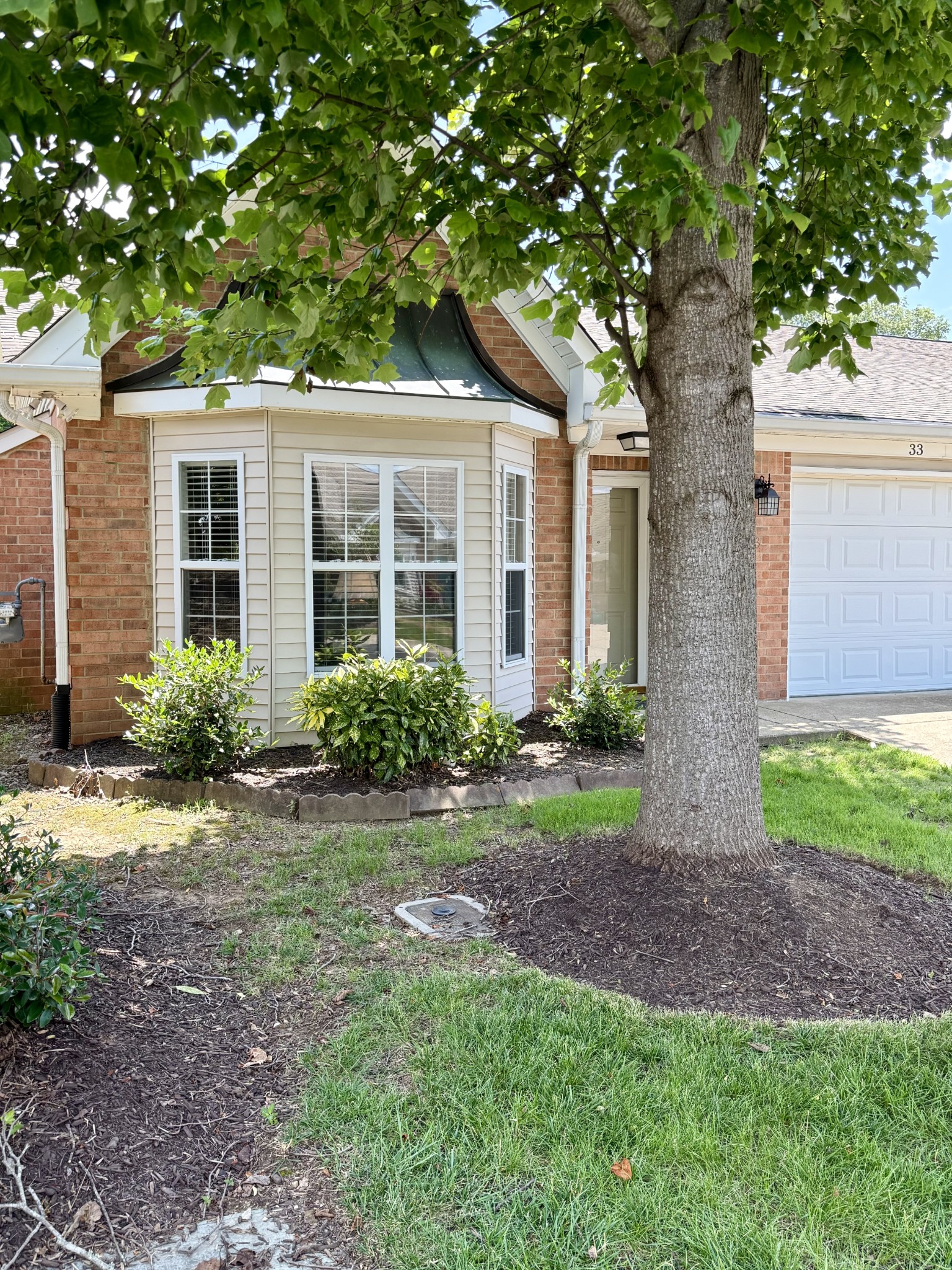 33 Holland Park Ln