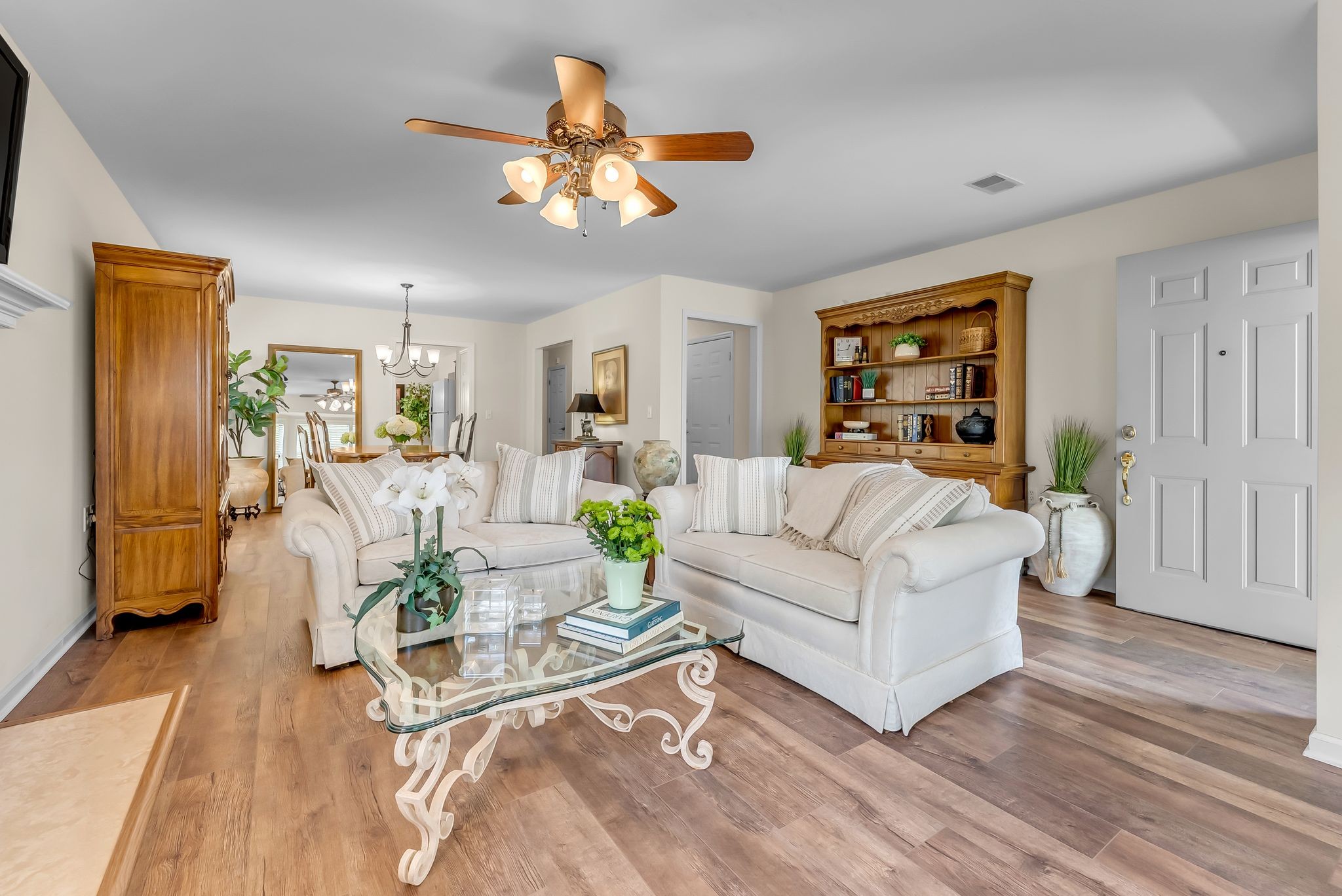33 Holland Park Ln