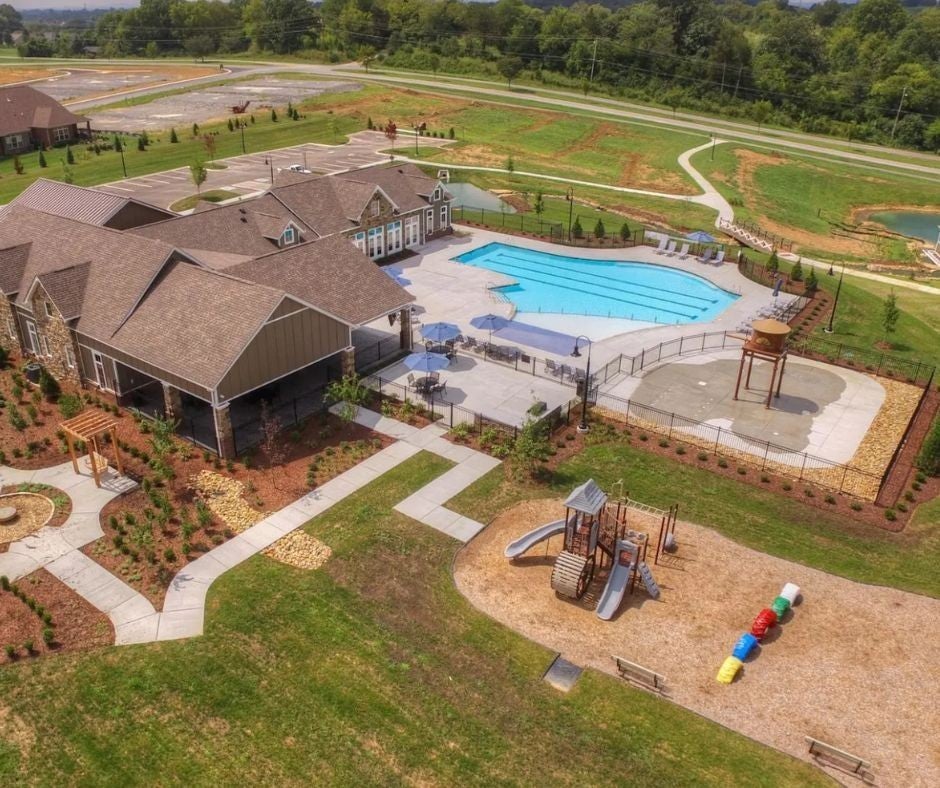 391 Carriage House Ln