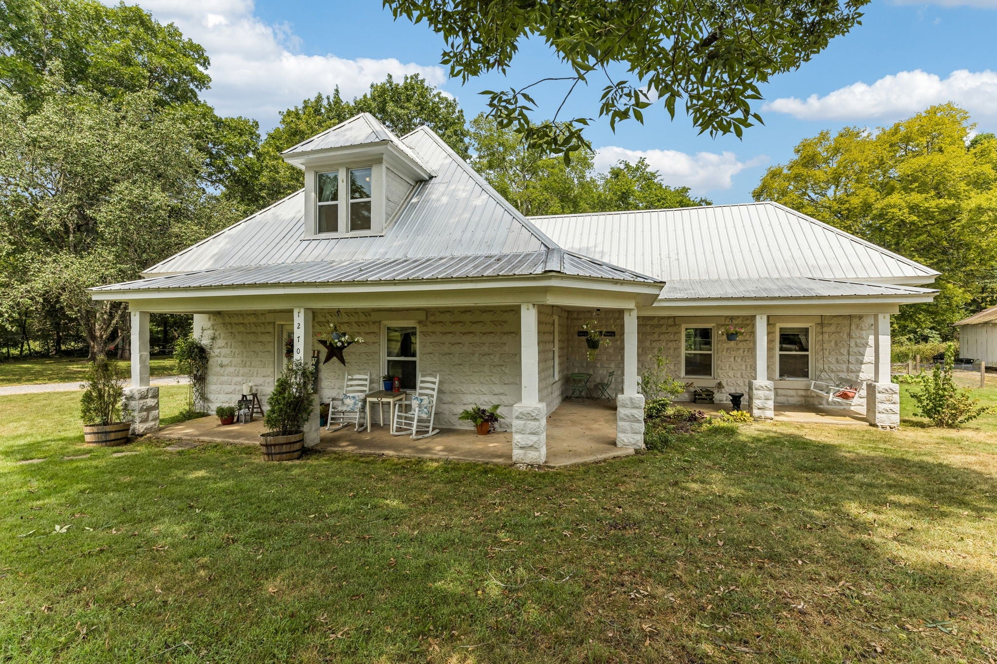 1270 Spence Ln