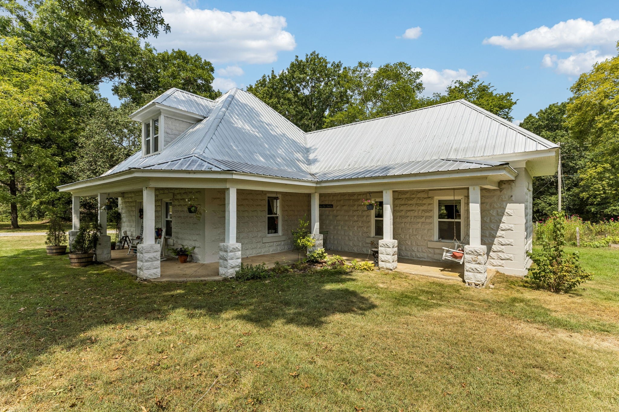 1270 Spence Ln