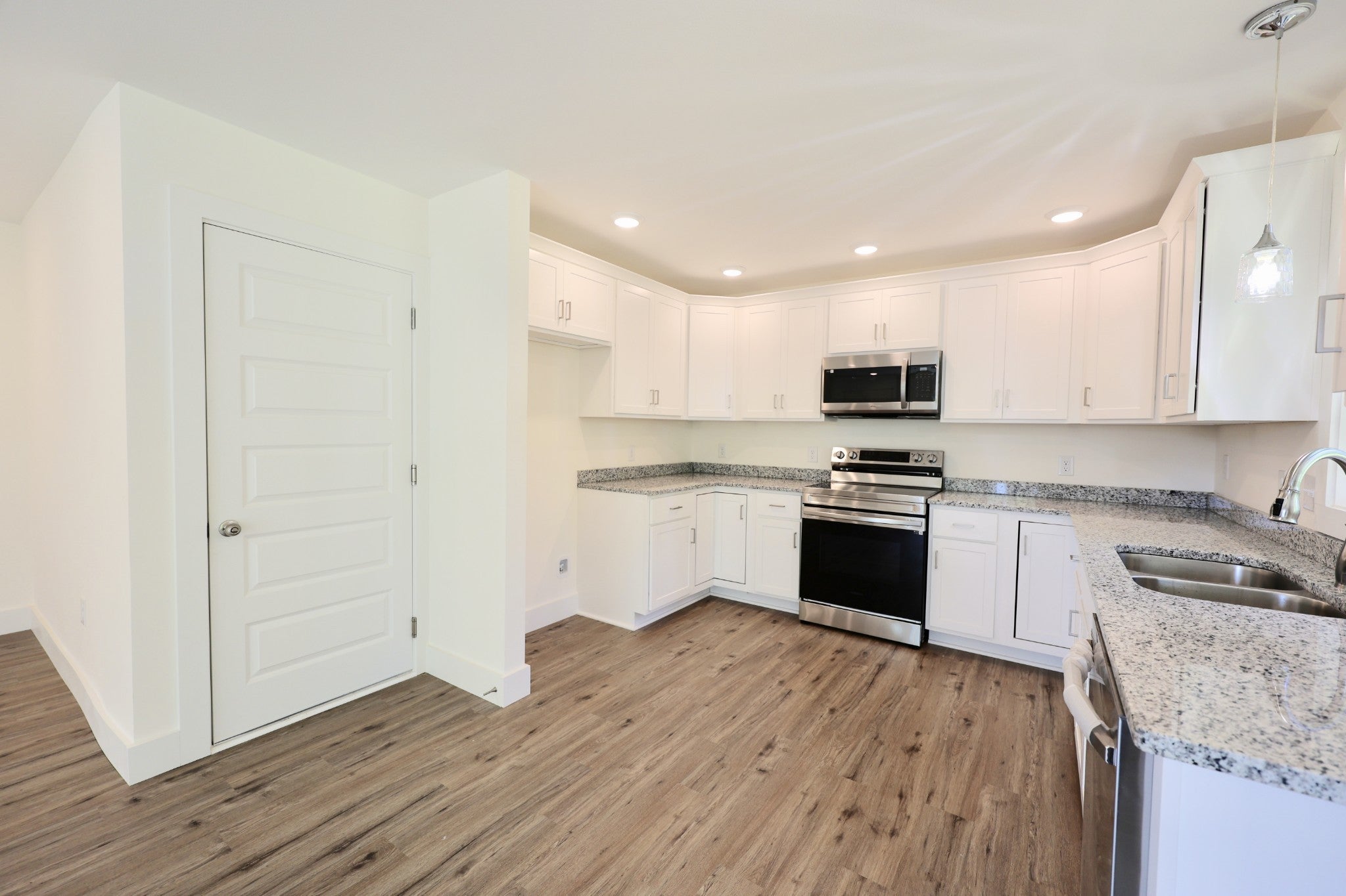2013 Rosemary Dr