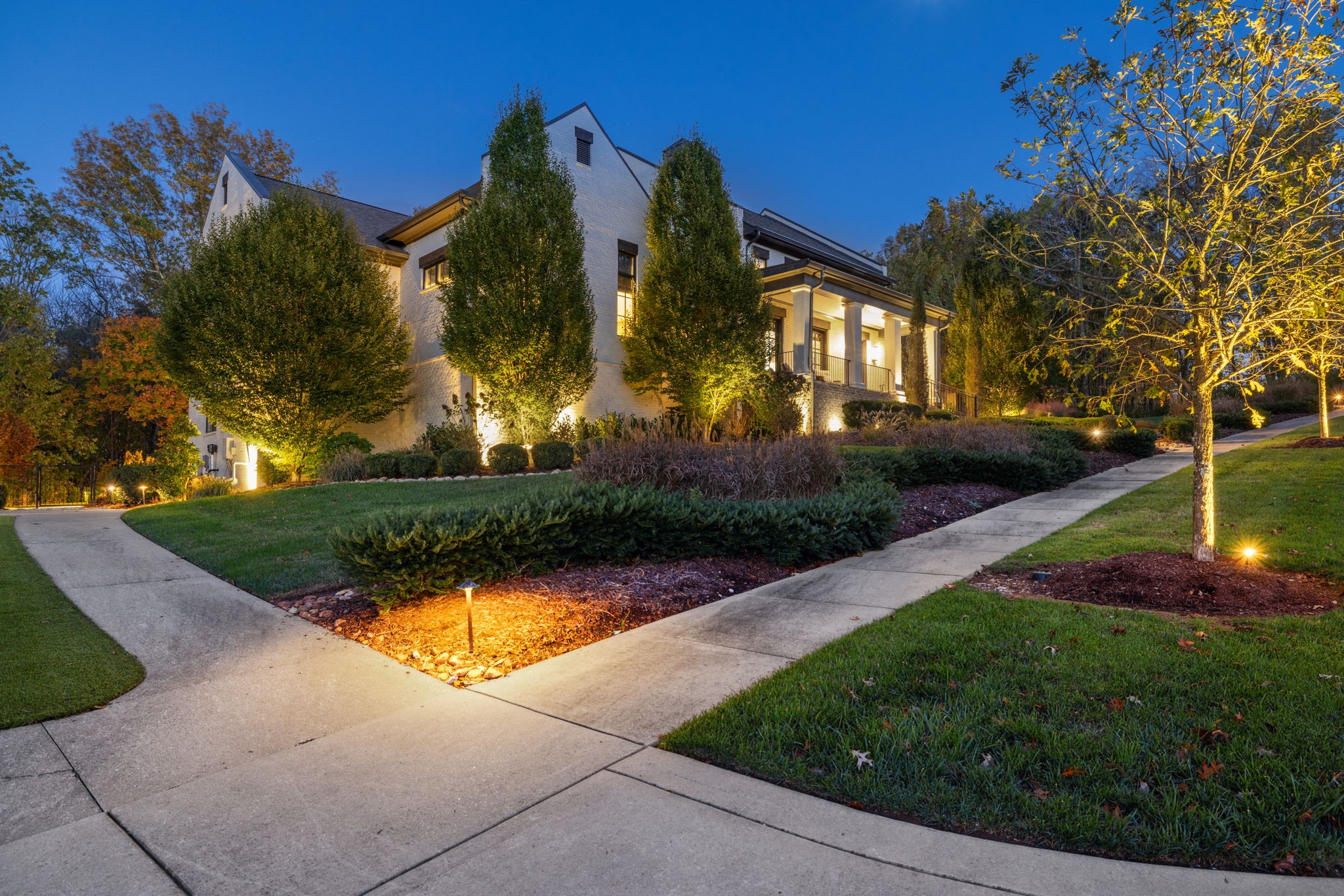 8100 Mountaintop Dr