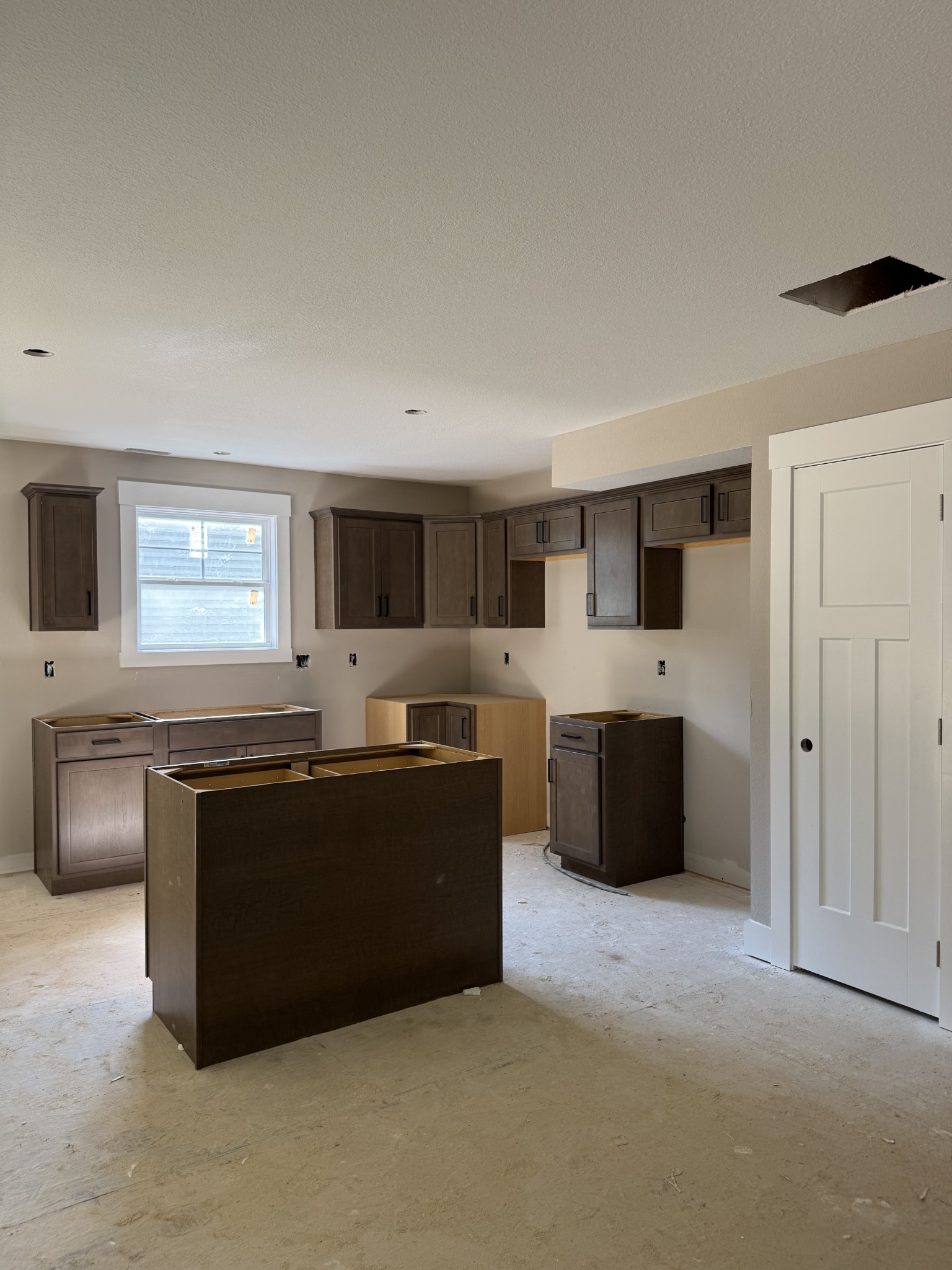 Clarksville, Tennessee 37042, United States, 3 Bedrooms Bedrooms, ,3 BathroomsBathrooms,Residential,Active,195988