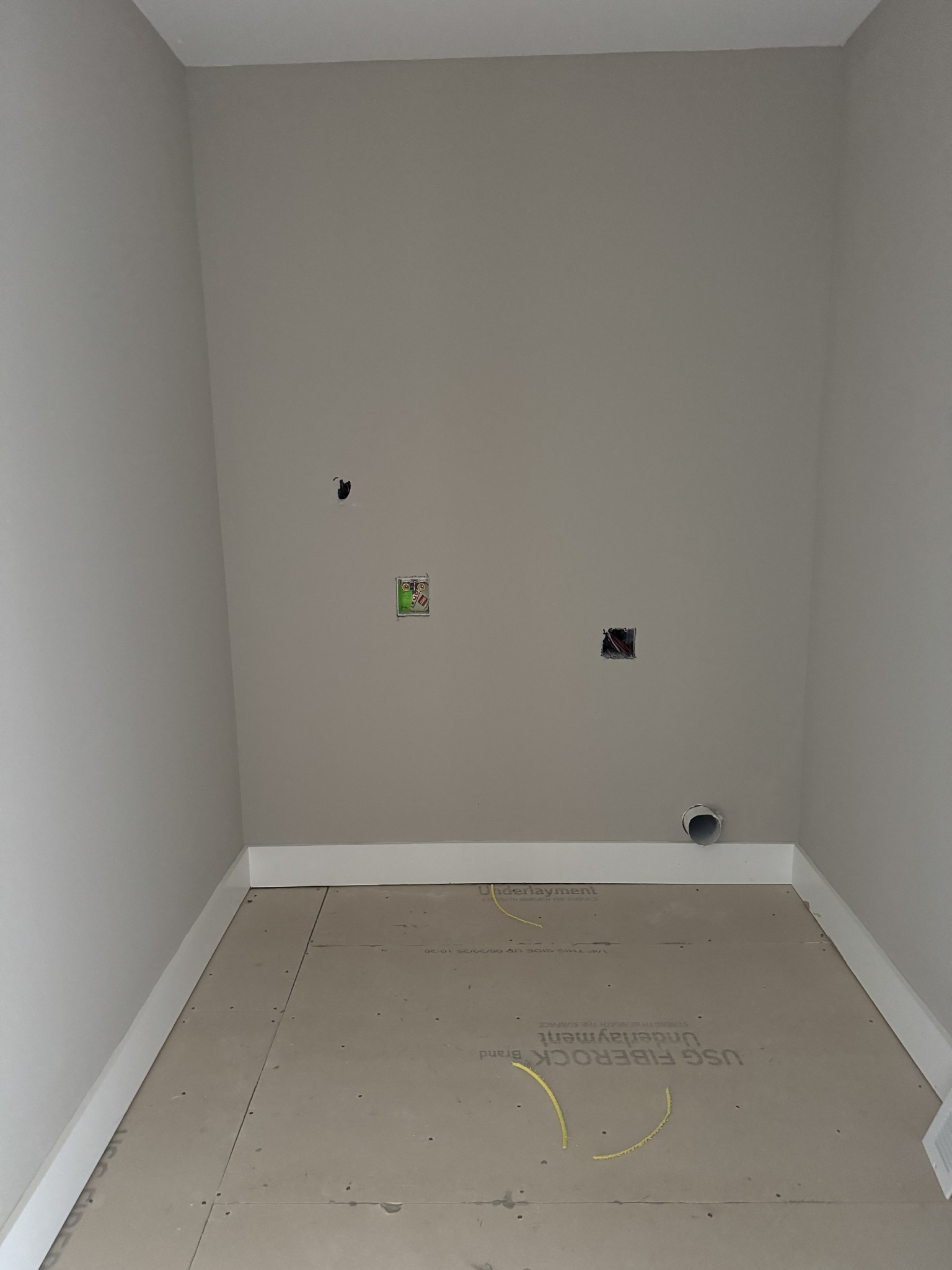 Clarksville, Tennessee 37042, United States, 3 Bedrooms Bedrooms, ,3 BathroomsBathrooms,Residential,Active,195988