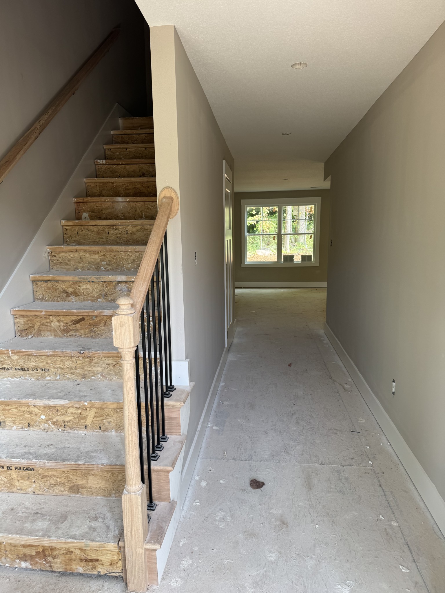 Clarksville, Tennessee 37042, United States, 3 Bedrooms Bedrooms, ,3 BathroomsBathrooms,Residential,Active,195988