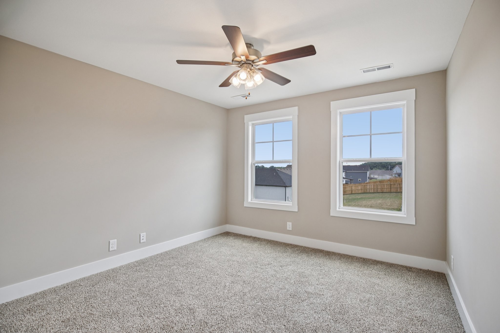 Clarksville, Tennessee 37042, United States, 3 Bedrooms Bedrooms, ,3 BathroomsBathrooms,Residential,Active,195988