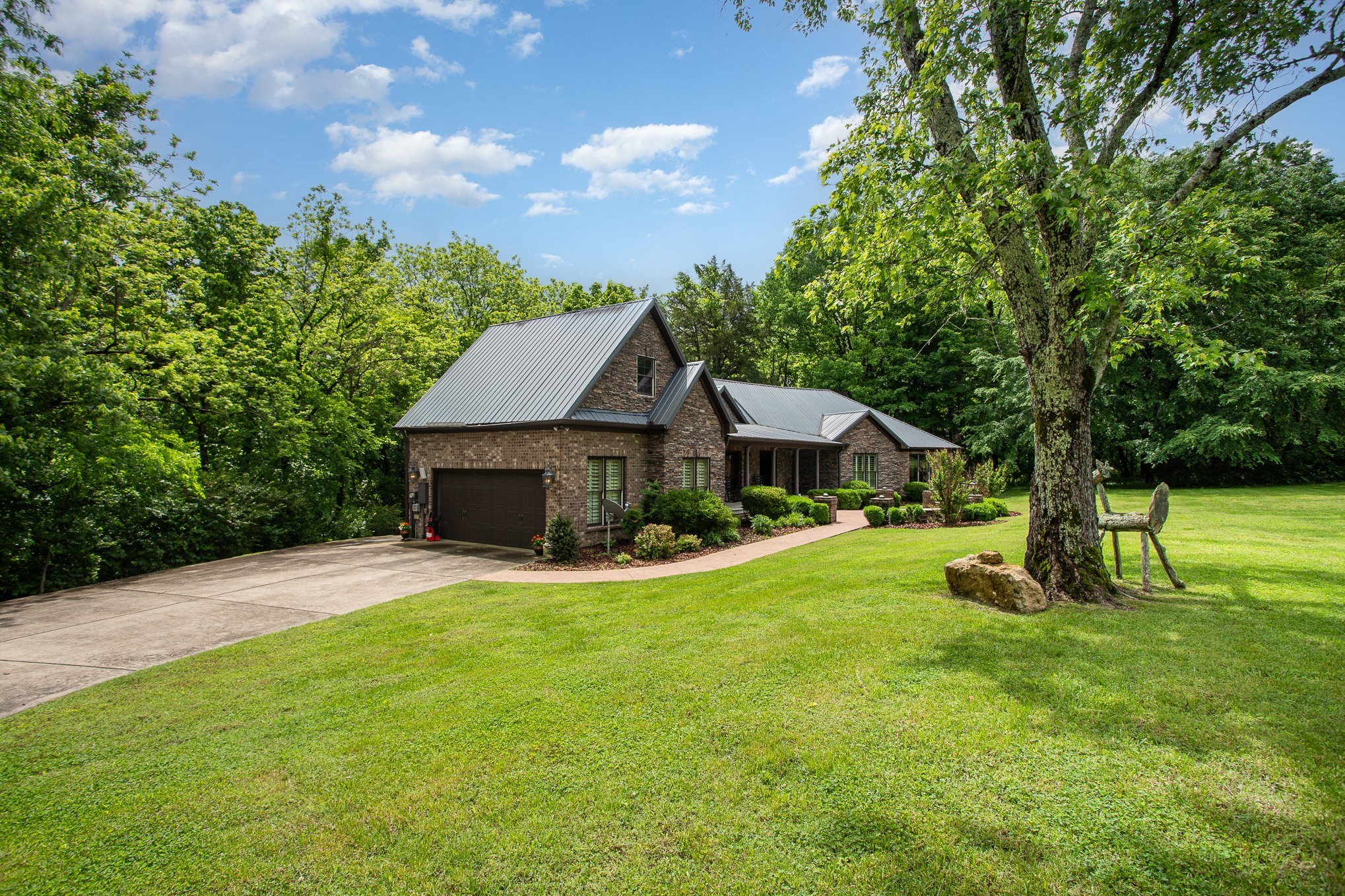 884 Pinnacle Hill Rd
