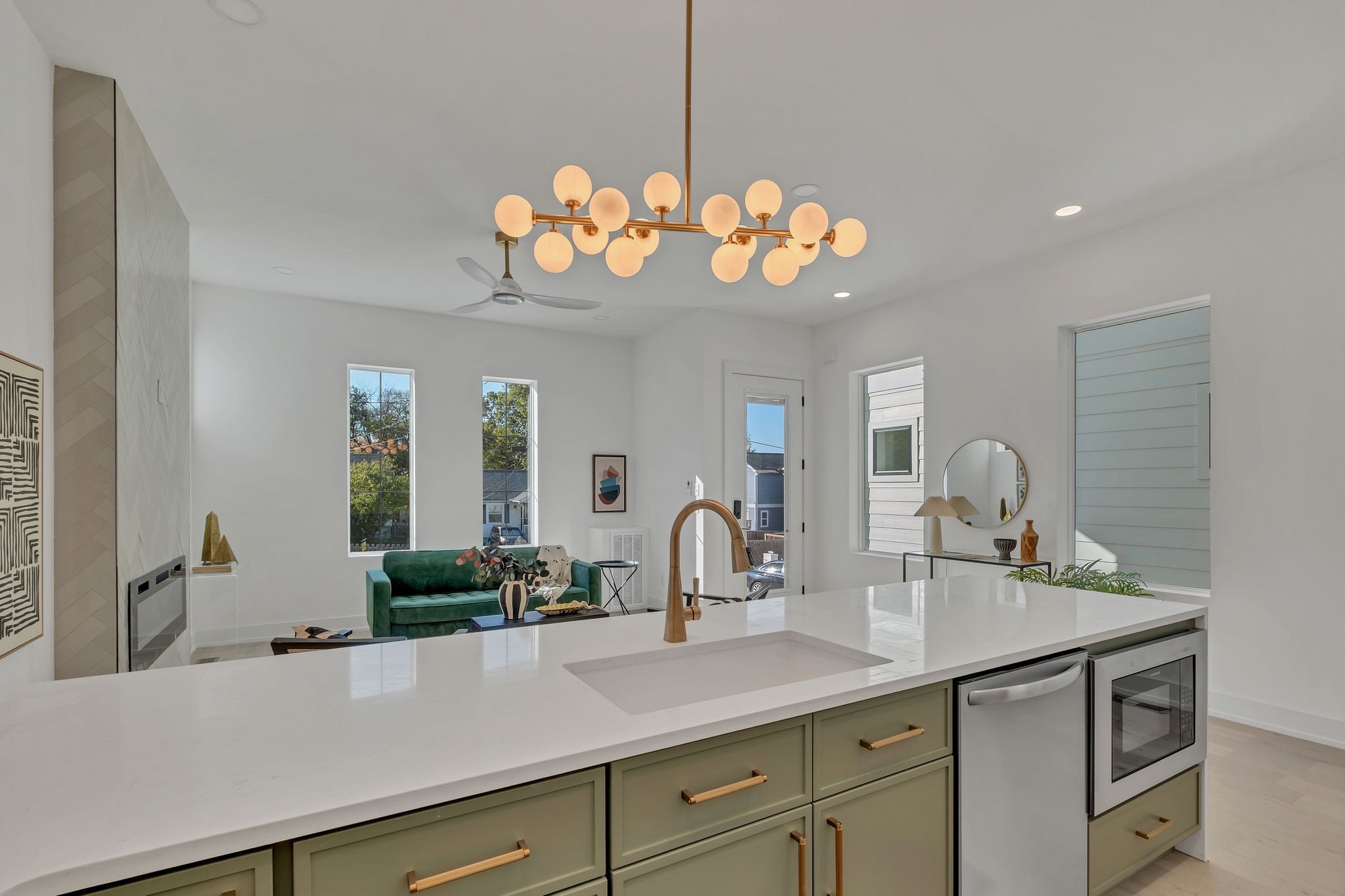 2915B Morningside Dr