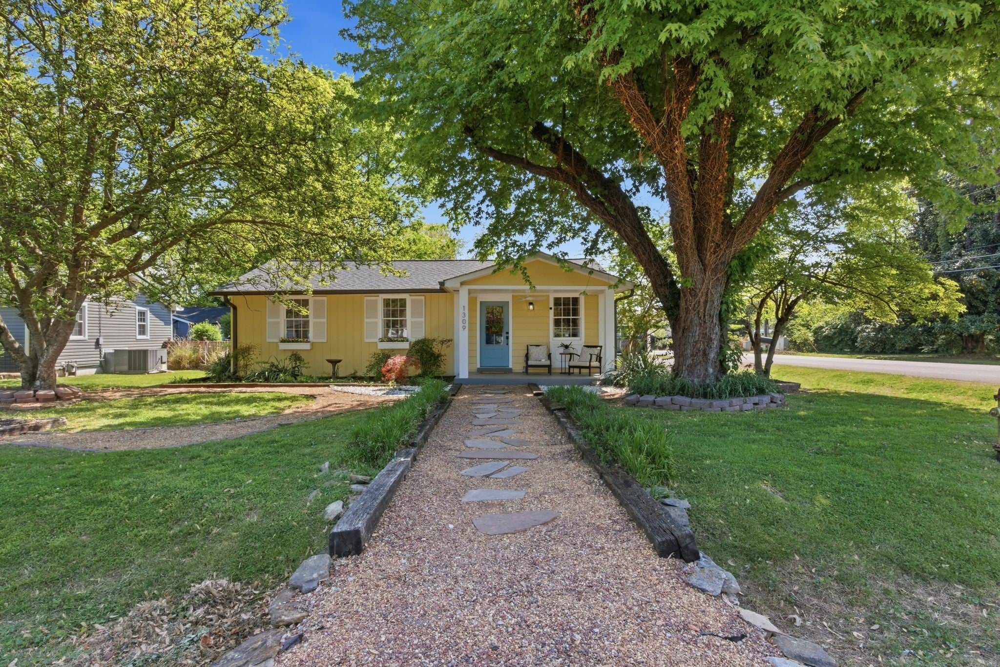 1309 Chickering Dr