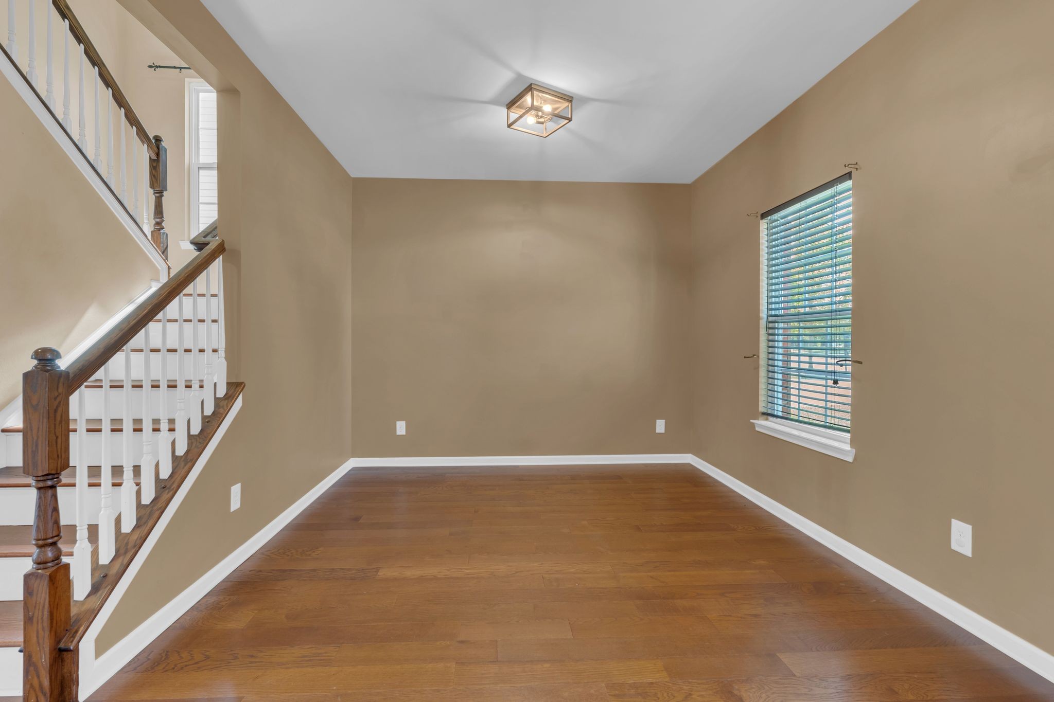 1240 Scarcroft Ln