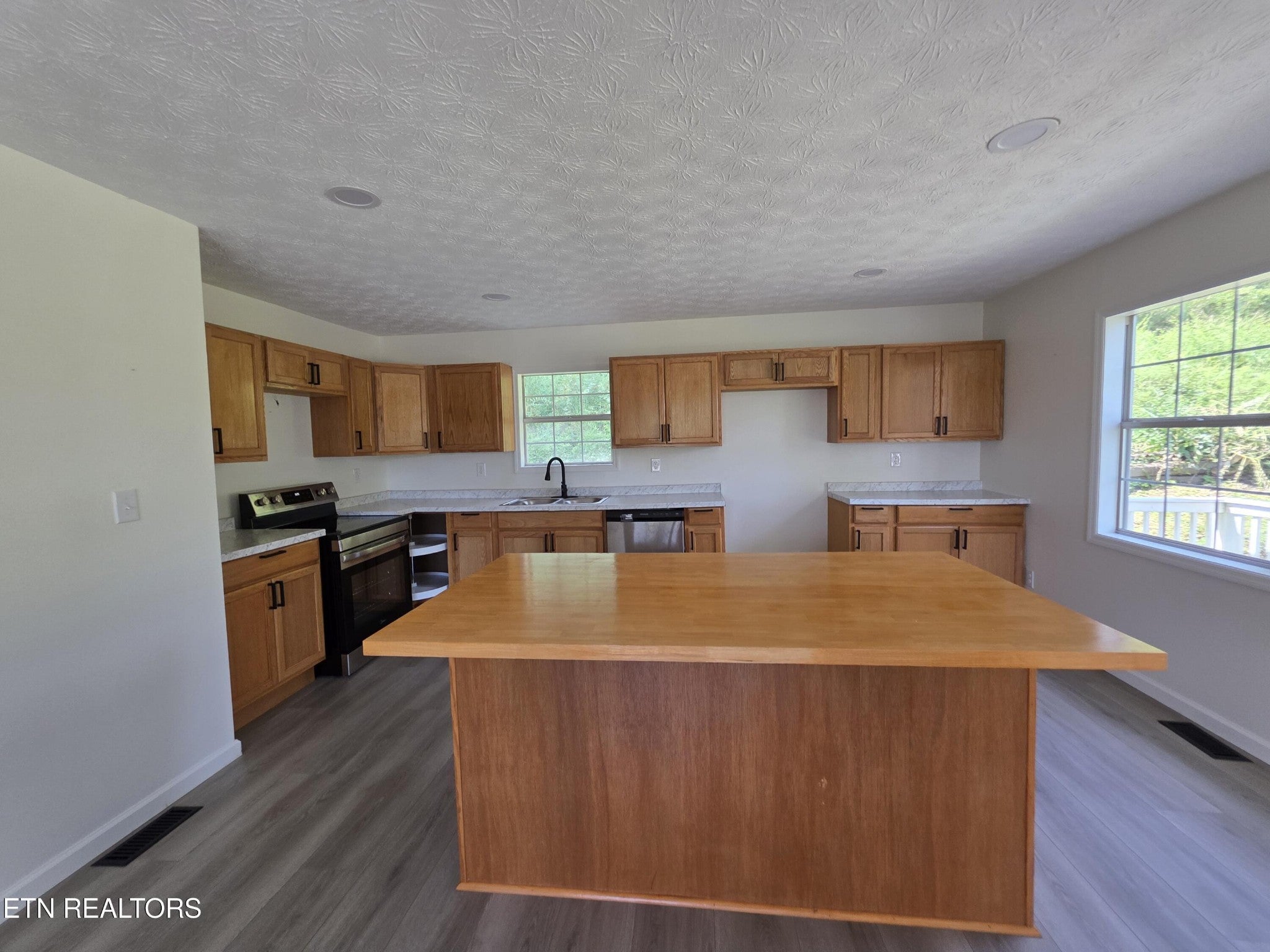 1115 Back Valley Rd