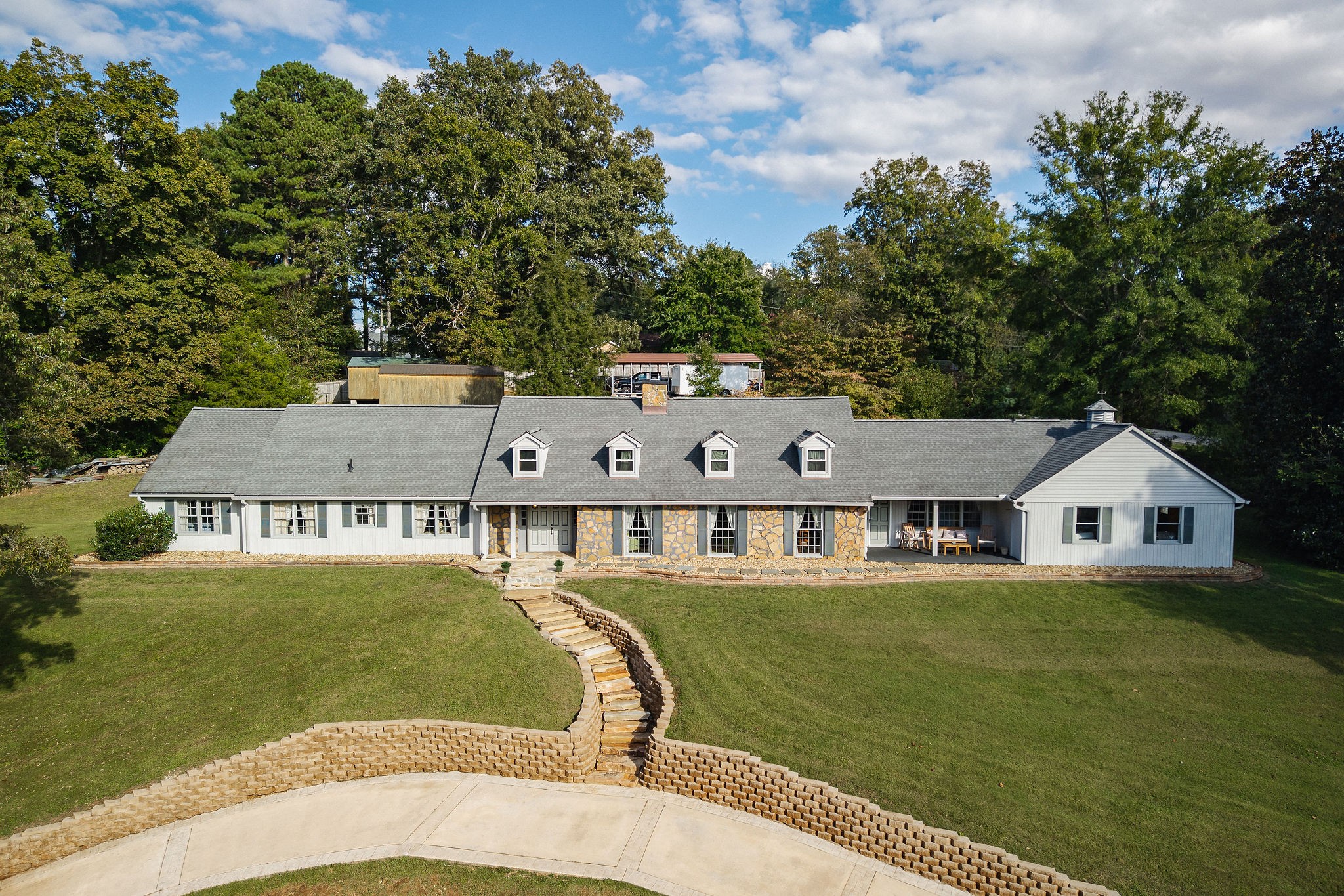 1400 Thomas Cir