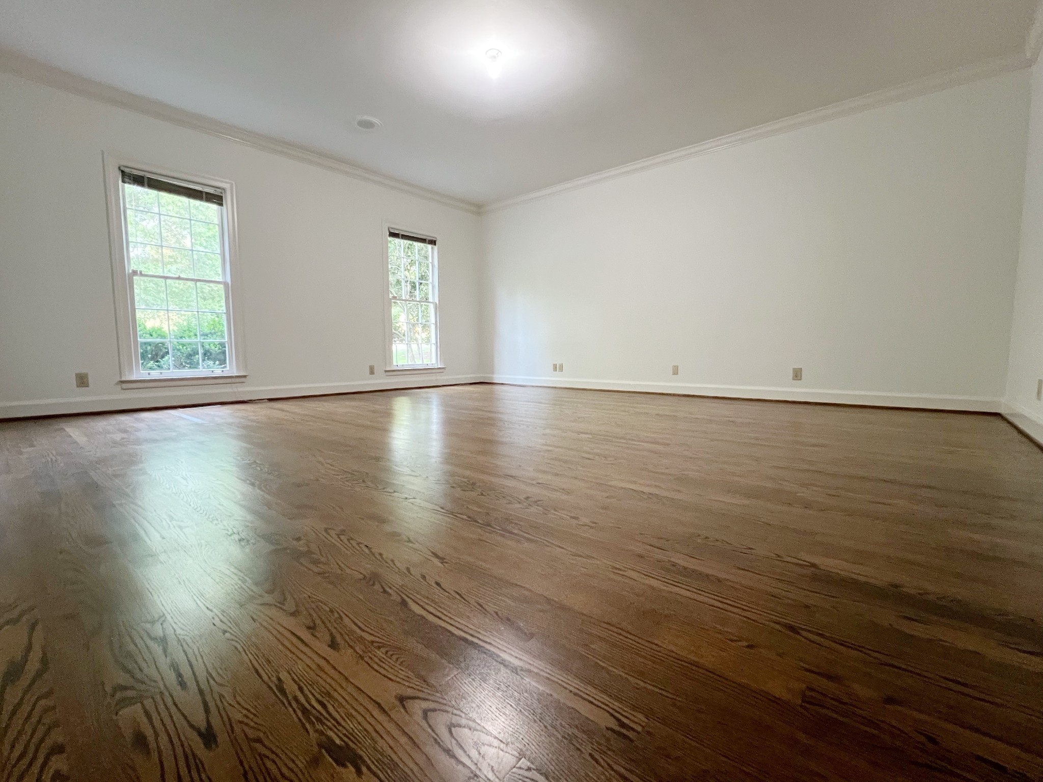 96 Jamestown Park