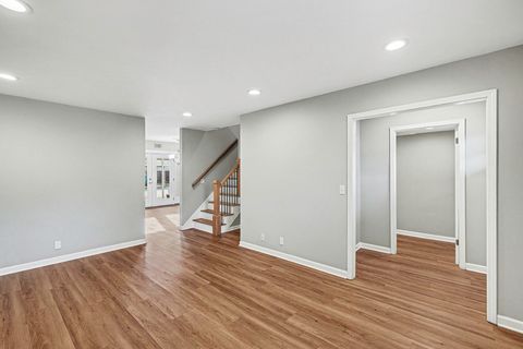 Photo of 1011 Murfreesboro Rd #D3, Franklin, TN 37064 (MLS # 3181244)