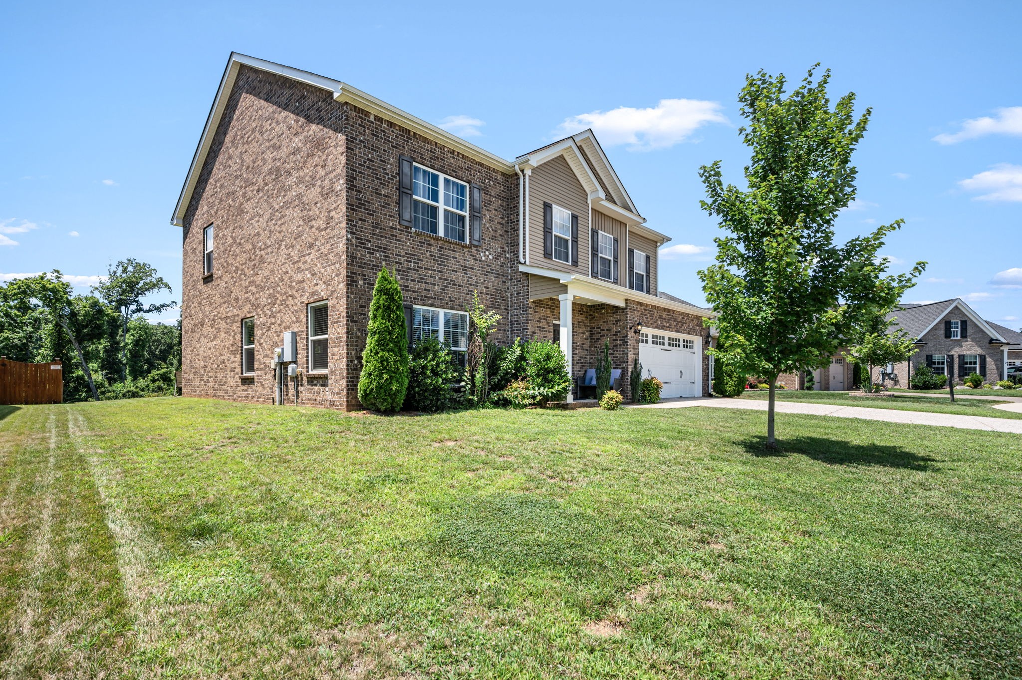 1629 Summit Rdg