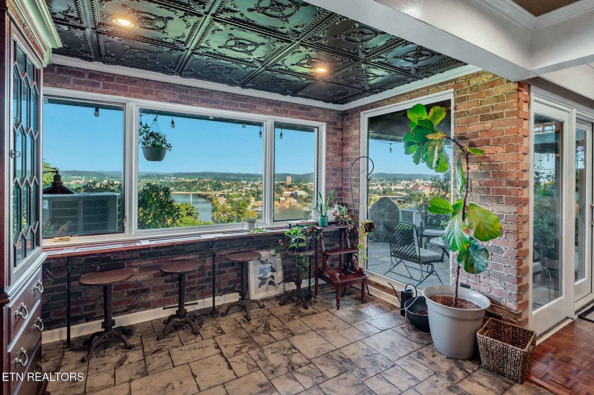 1851 Cherokee Bluff Drive