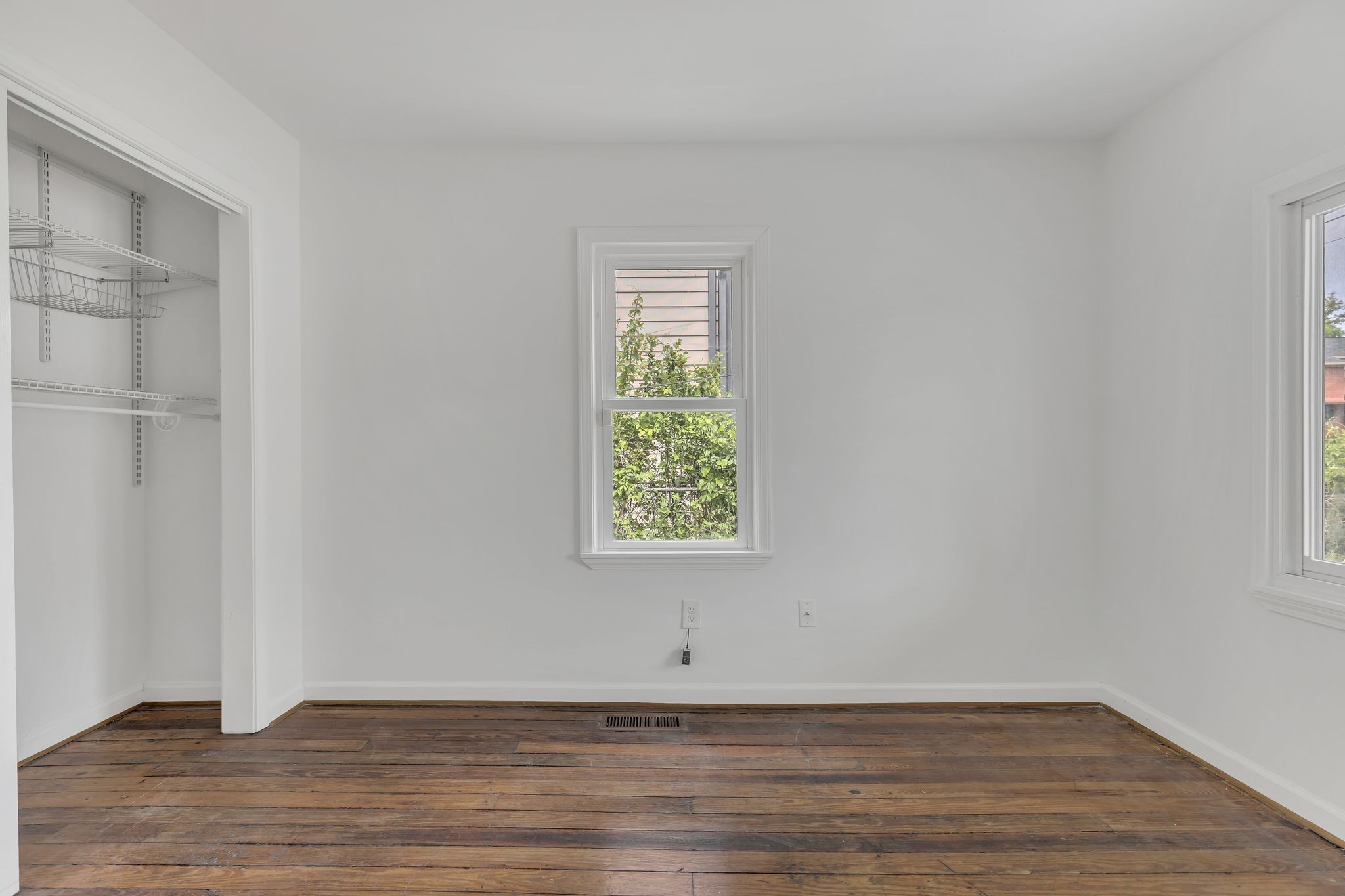 1211 14th Ave S